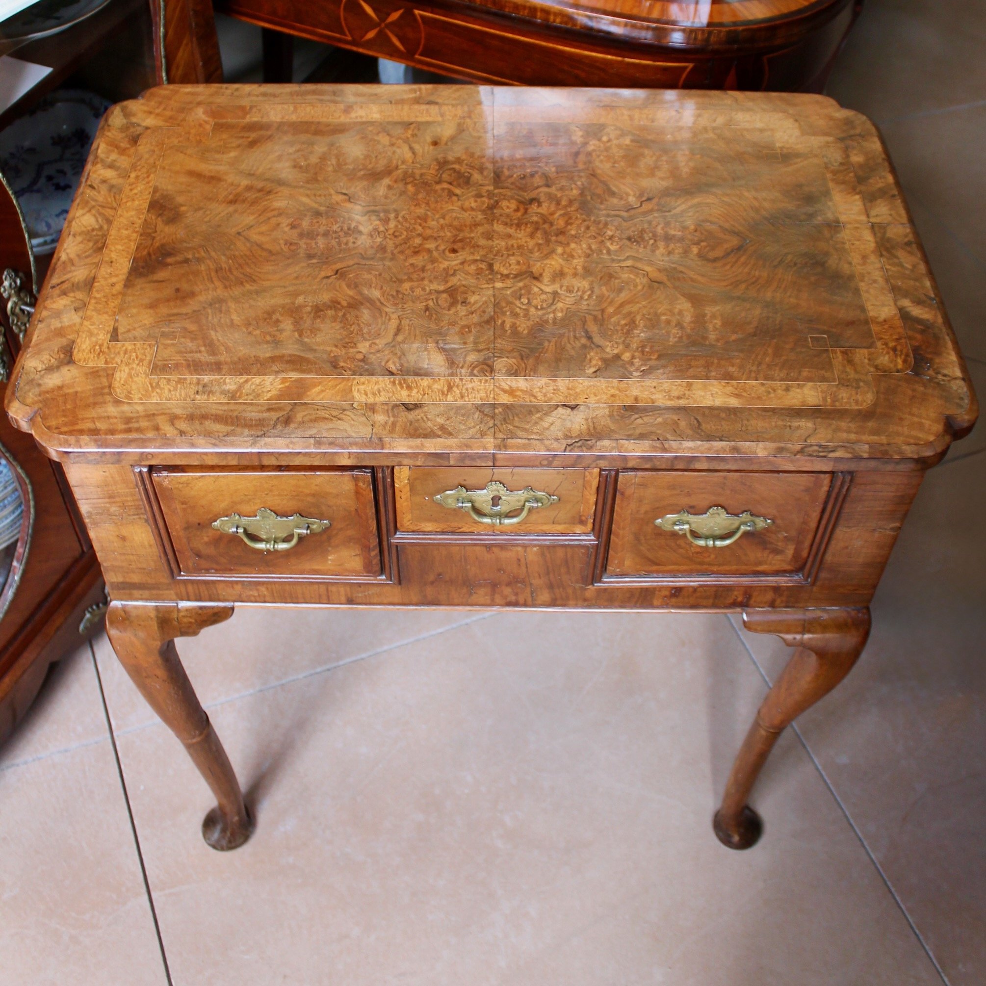Queen-Anne-Period-burl-Walnut-Lowboy-table