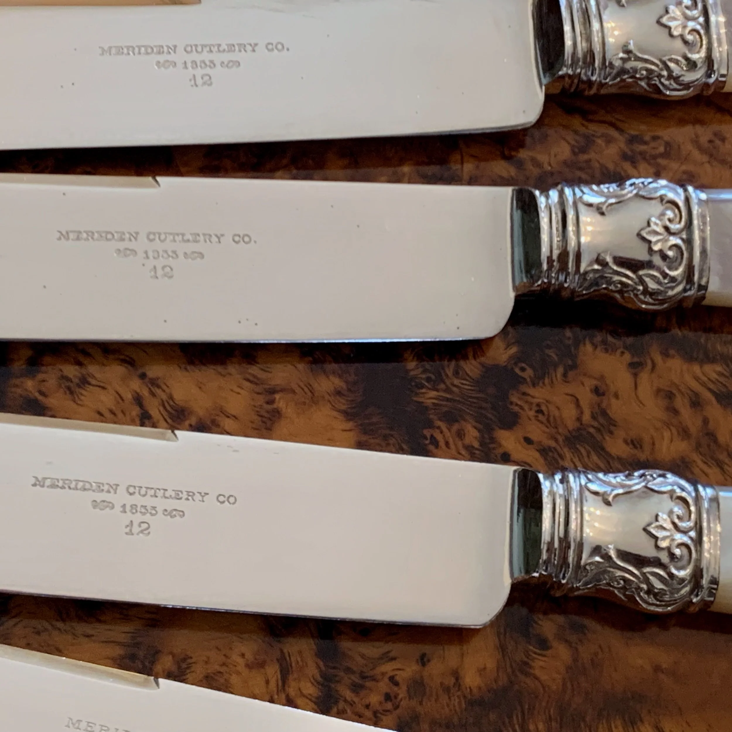 Meriden-Sterling-Silver-&-Mother-of-Pearl-Knives-Set-of-12 (7).jpeg