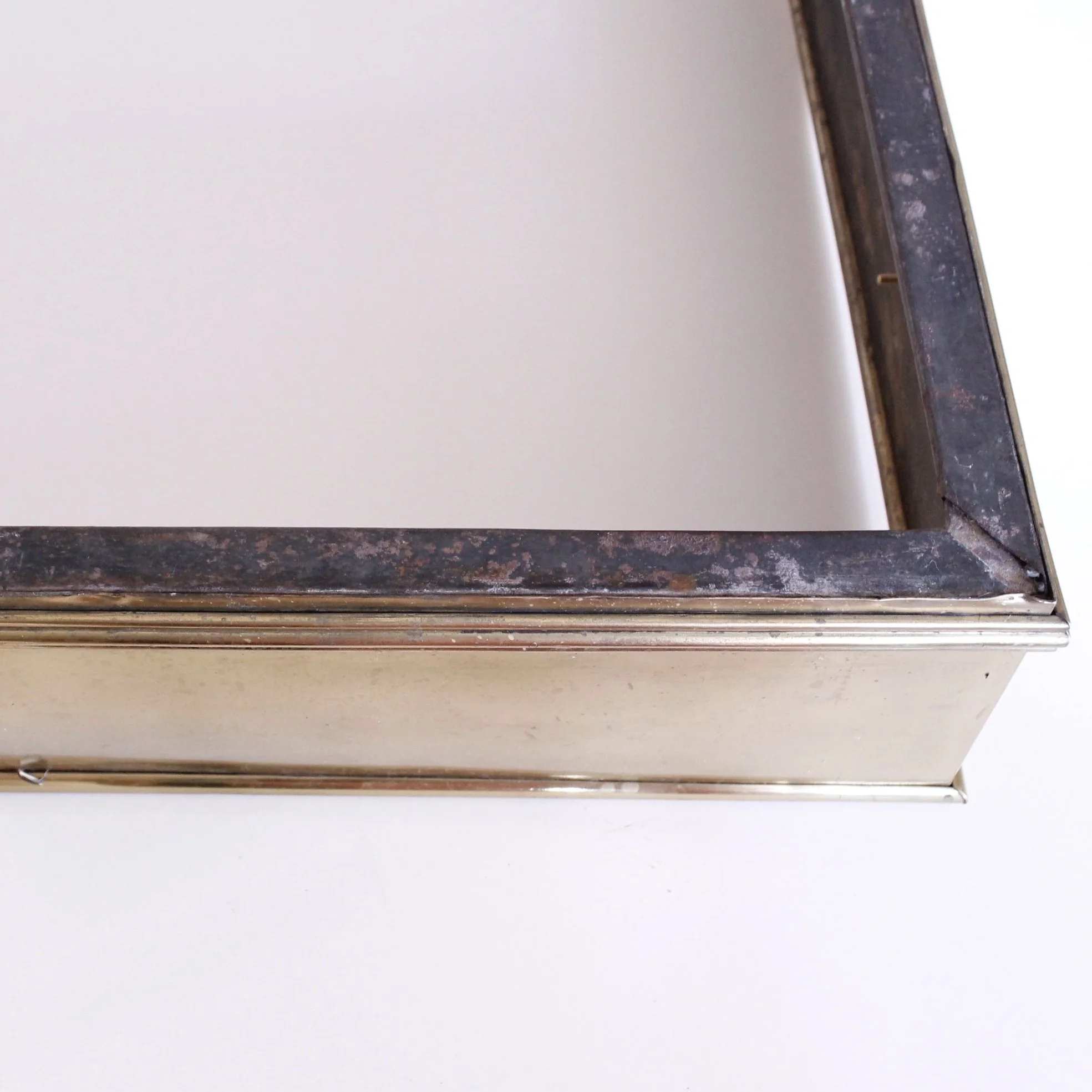 Edwardian Brass Fender with Applied Brass Elements