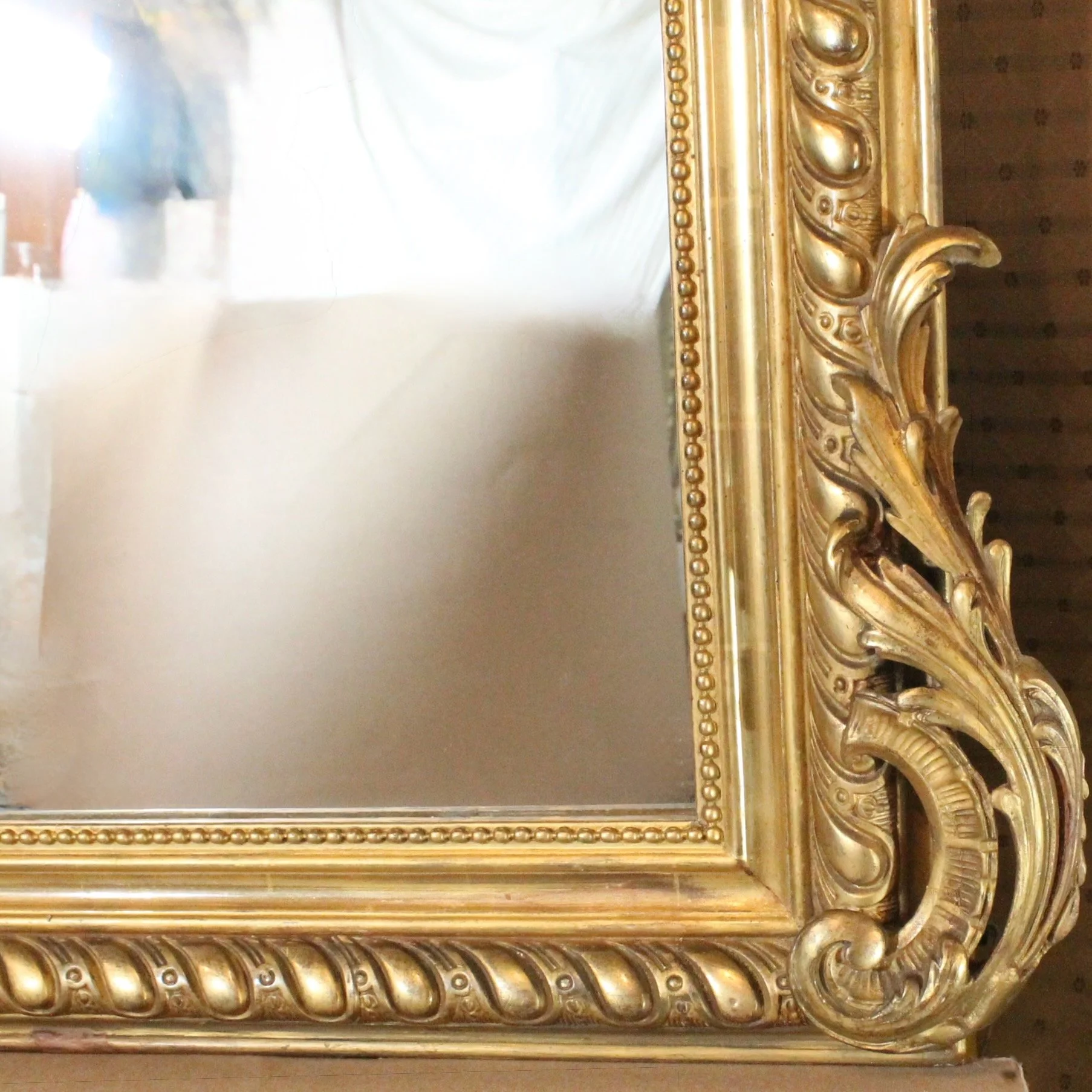 Louis-Phillipe-Giltwood-Camel-Back-Rococo-Crested-Pier-Mirror (16)-detail