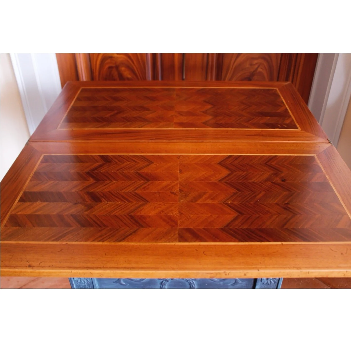 italian-mid-century-neoclassical-style-small-console-table-game-table-Card-table (13).jpeg