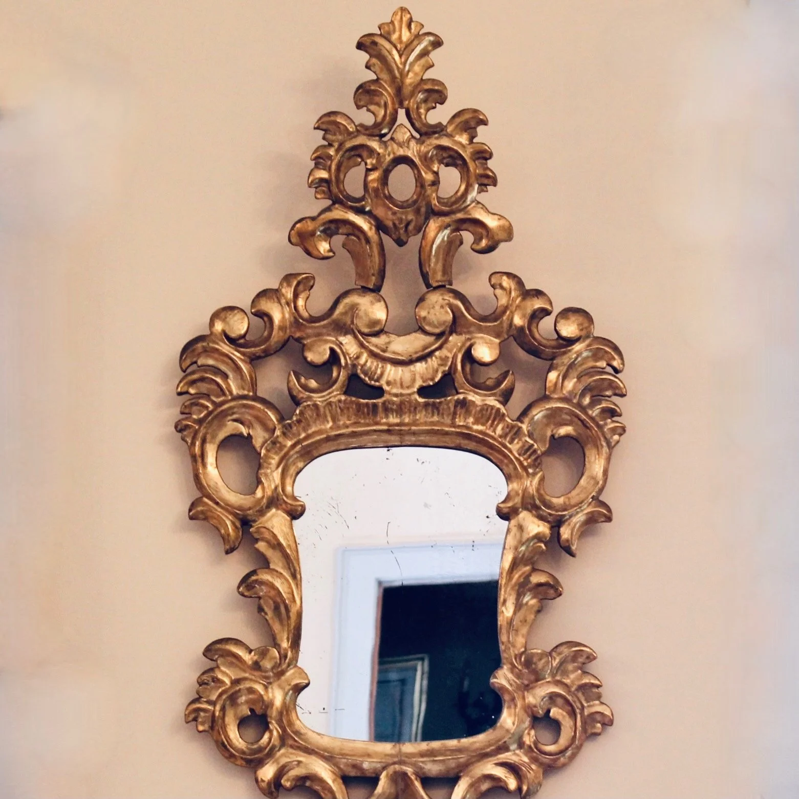 Small-Italian-Giltwood-Carved-Baroque-Style-Mirror (1)