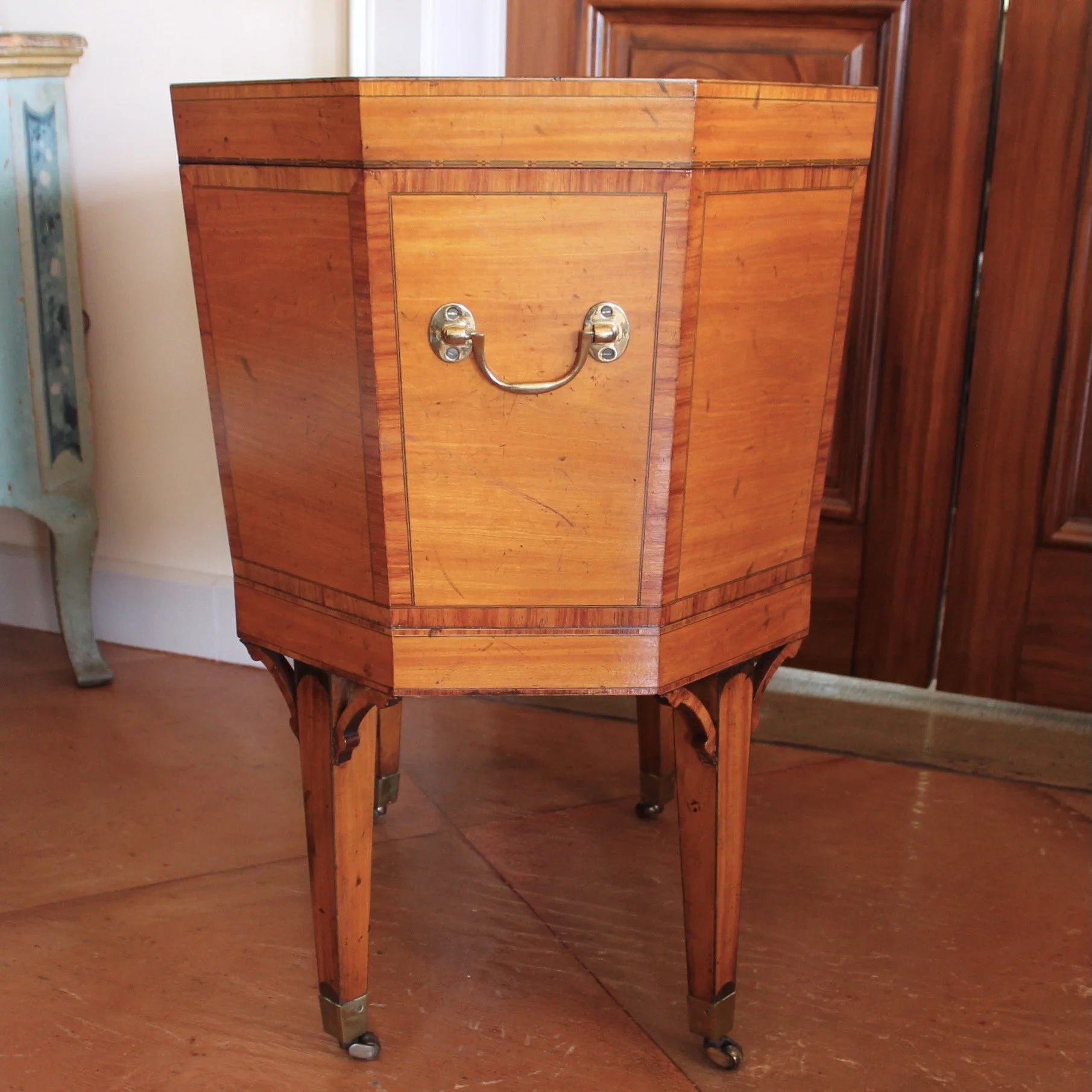 Georgian-George-III-satinwood-cellarette-wine-cooler (10)