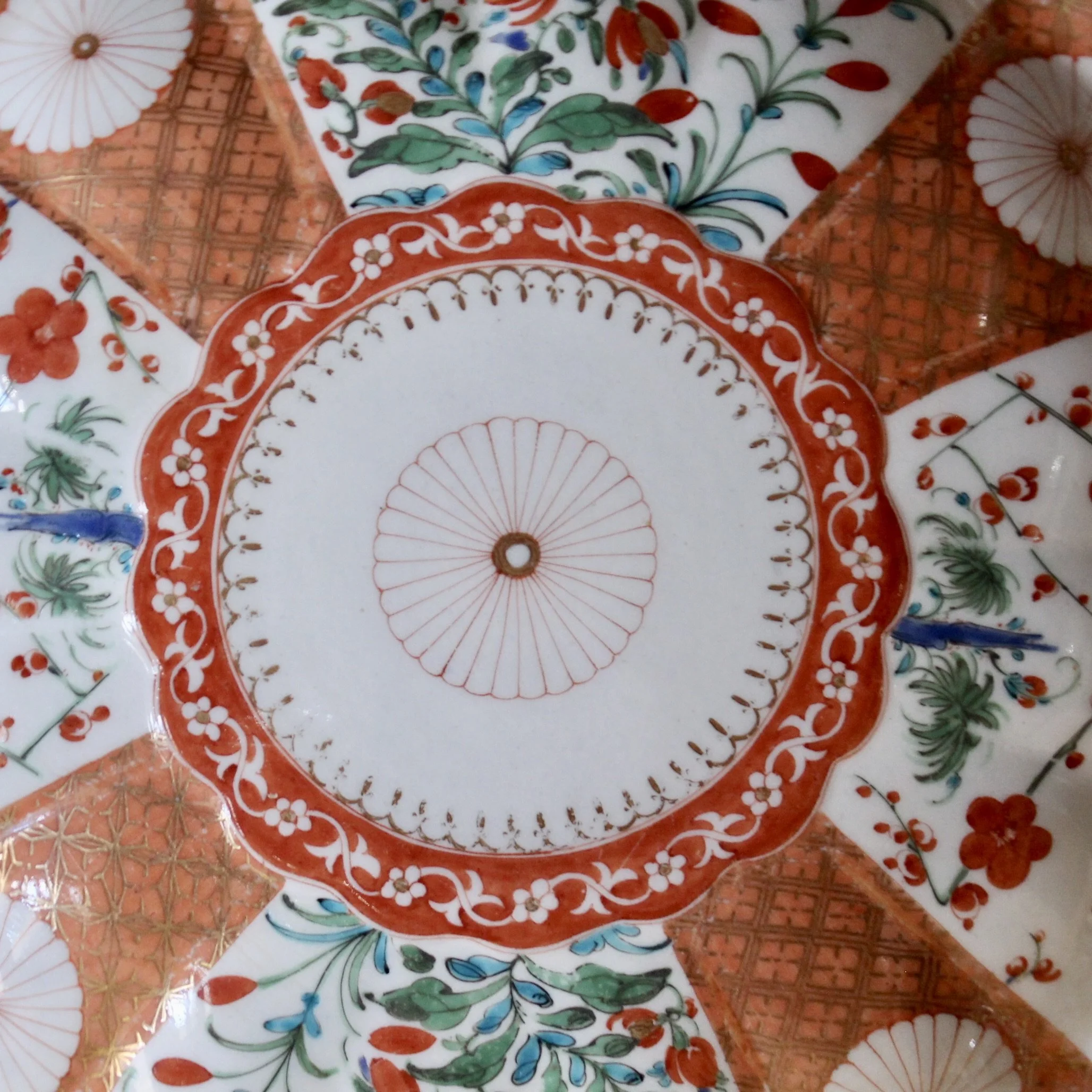 Japanese Scalloped Meiji Dish in Orange and Gold