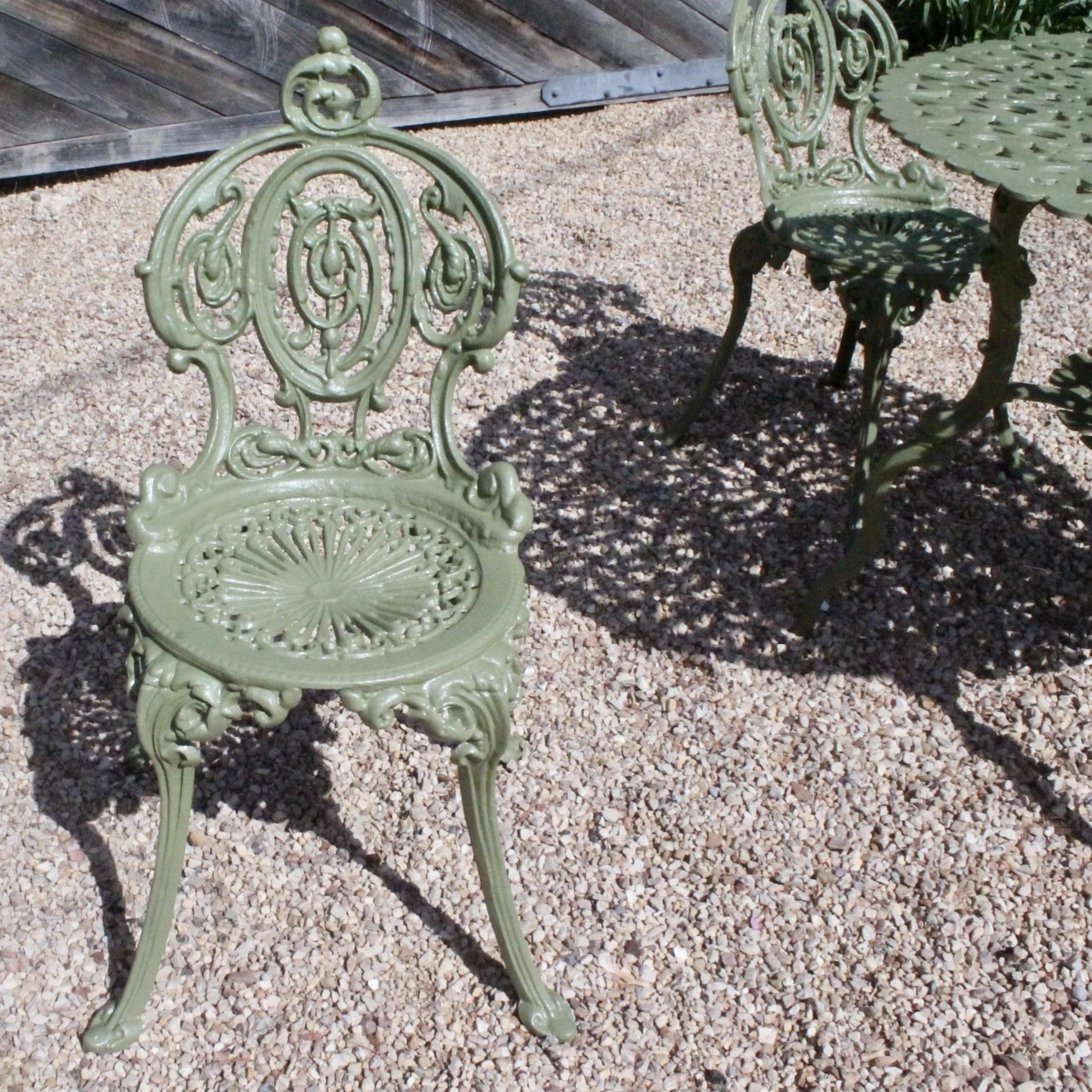 Set of Green Painted Metal Outdoor Garden Furniture: Antique Cameo Pattern, Six Pieces