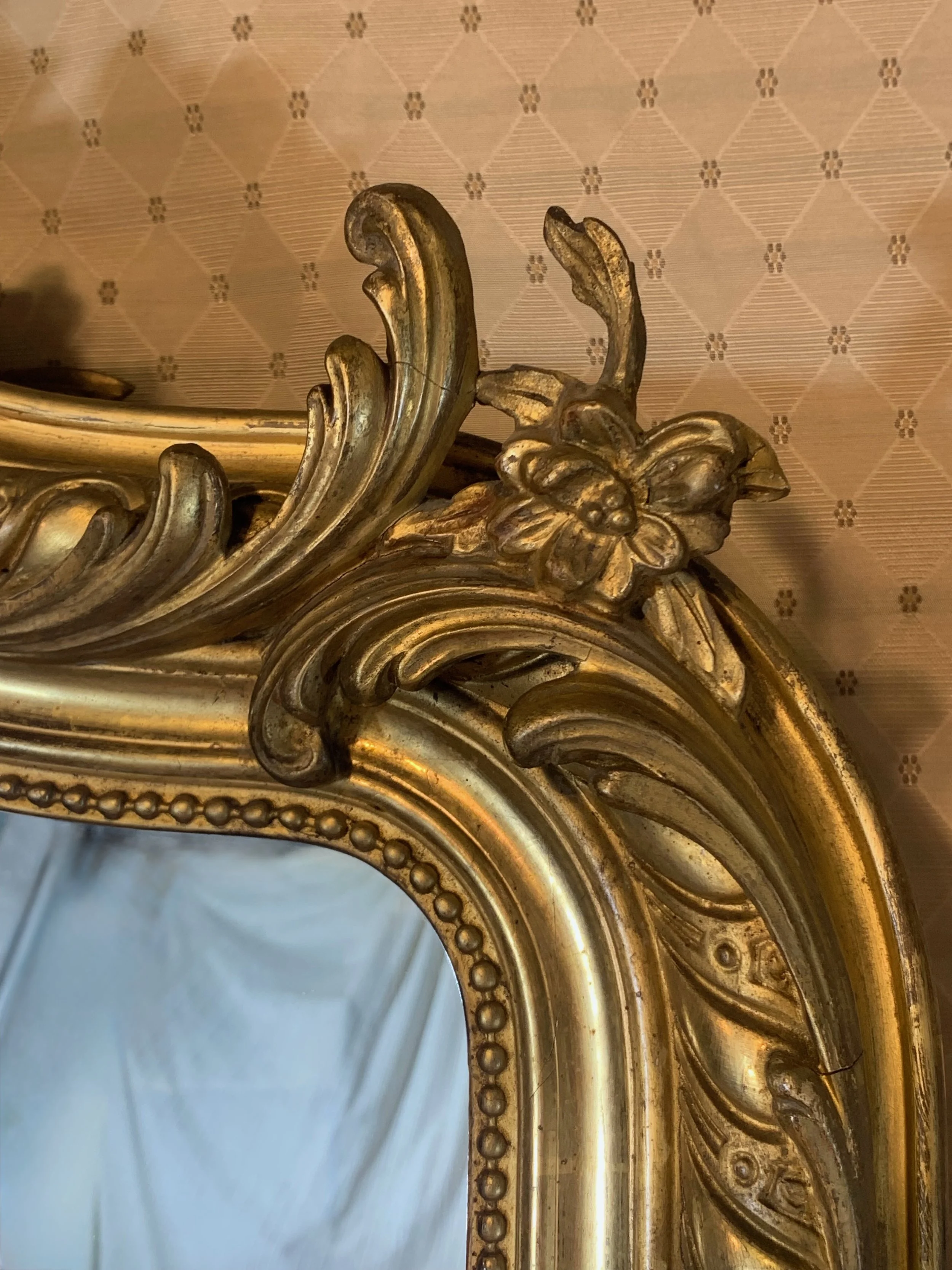 Louis-Phillipe-Giltwood-Camel-Back-Rococo-Crested-Pier-Mirror (7)-top-detail