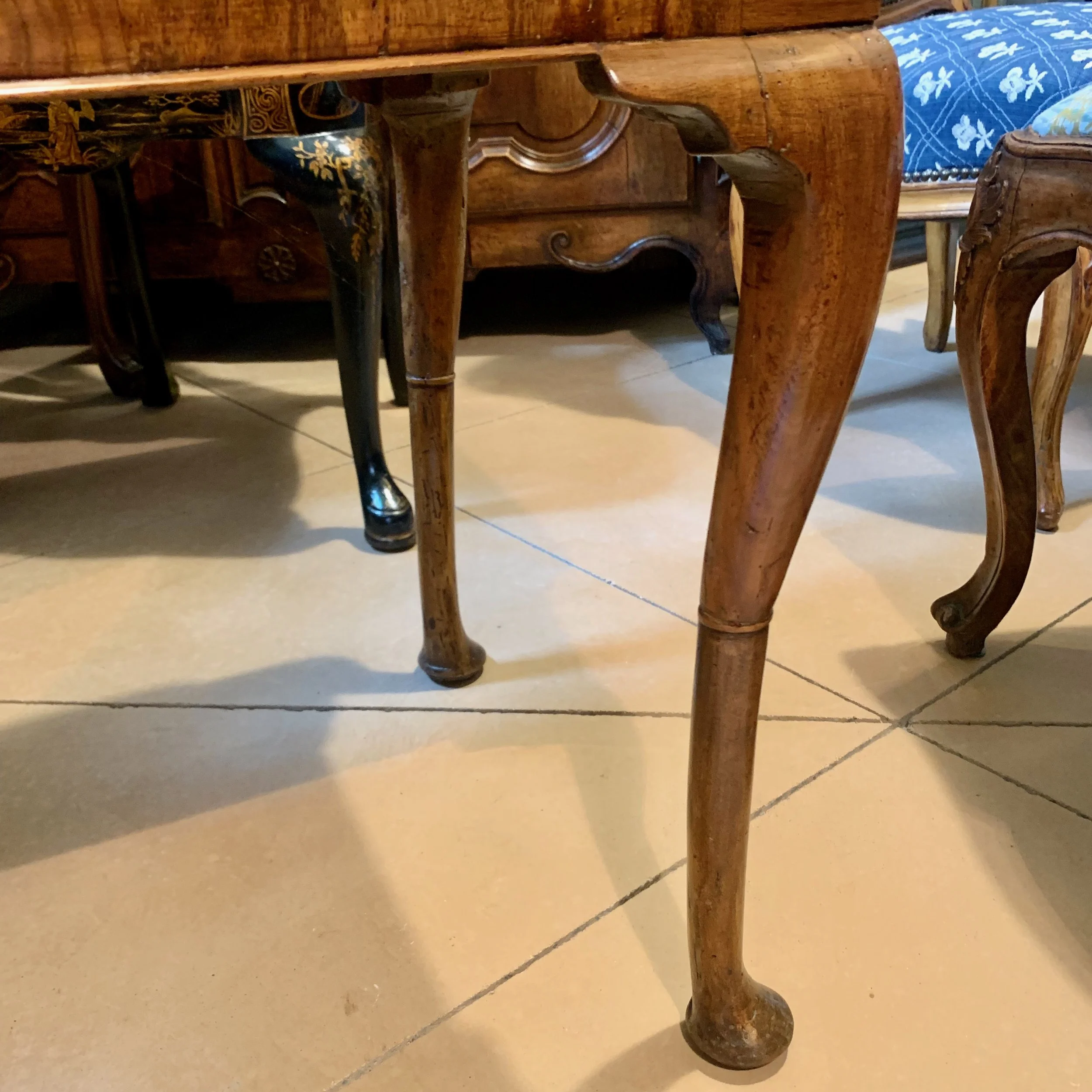 Queen-Anne-Period-burl-Walnut-Lowboy-table (10).jpeg