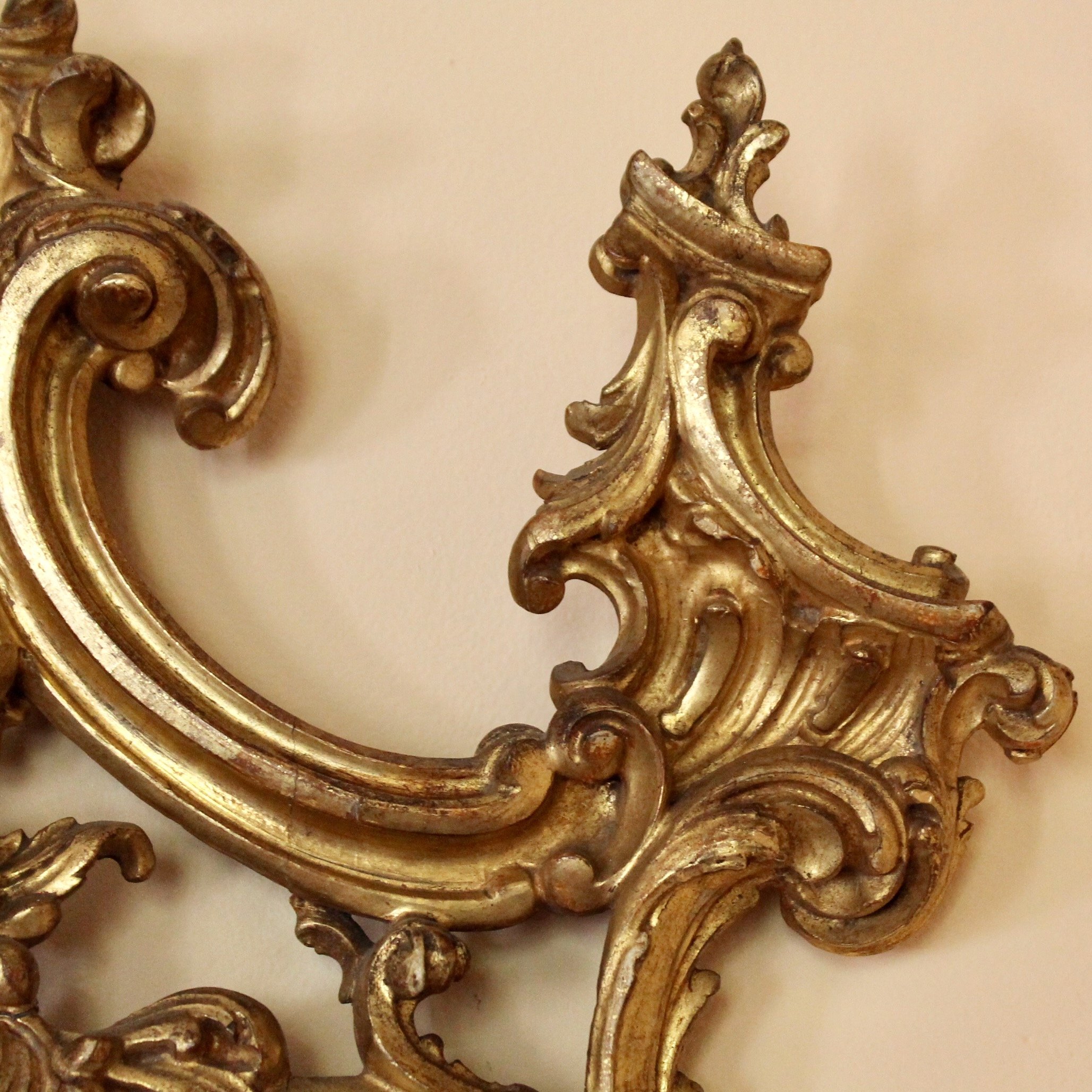 Italian-Carved-And-Gilded-Chippendale-Rococo-Style-Mirror (6)-detail