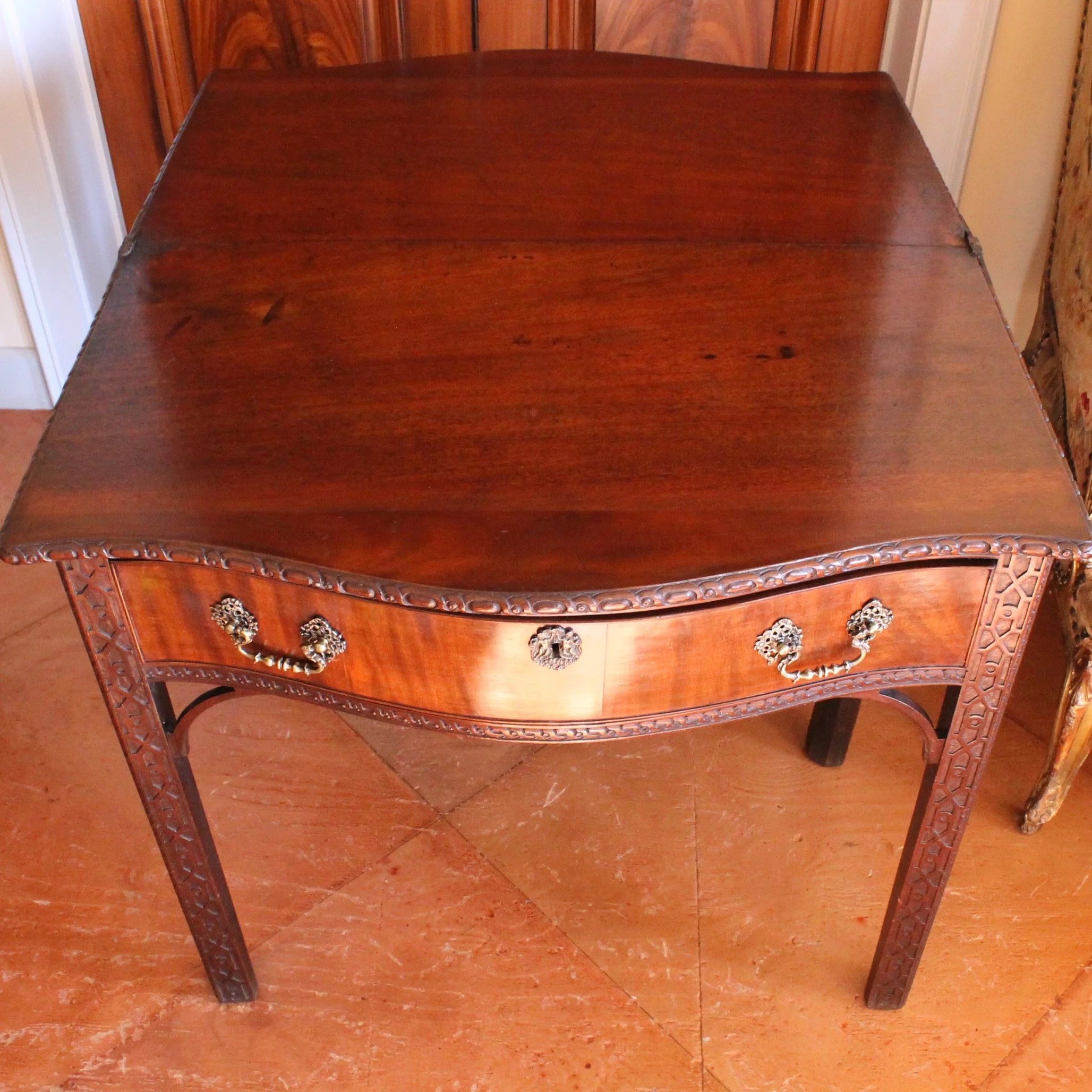 George-III-Georgian-Serpentine-Table-With-Chinese-Chippendale-Fret-Legs-18th-Century-open