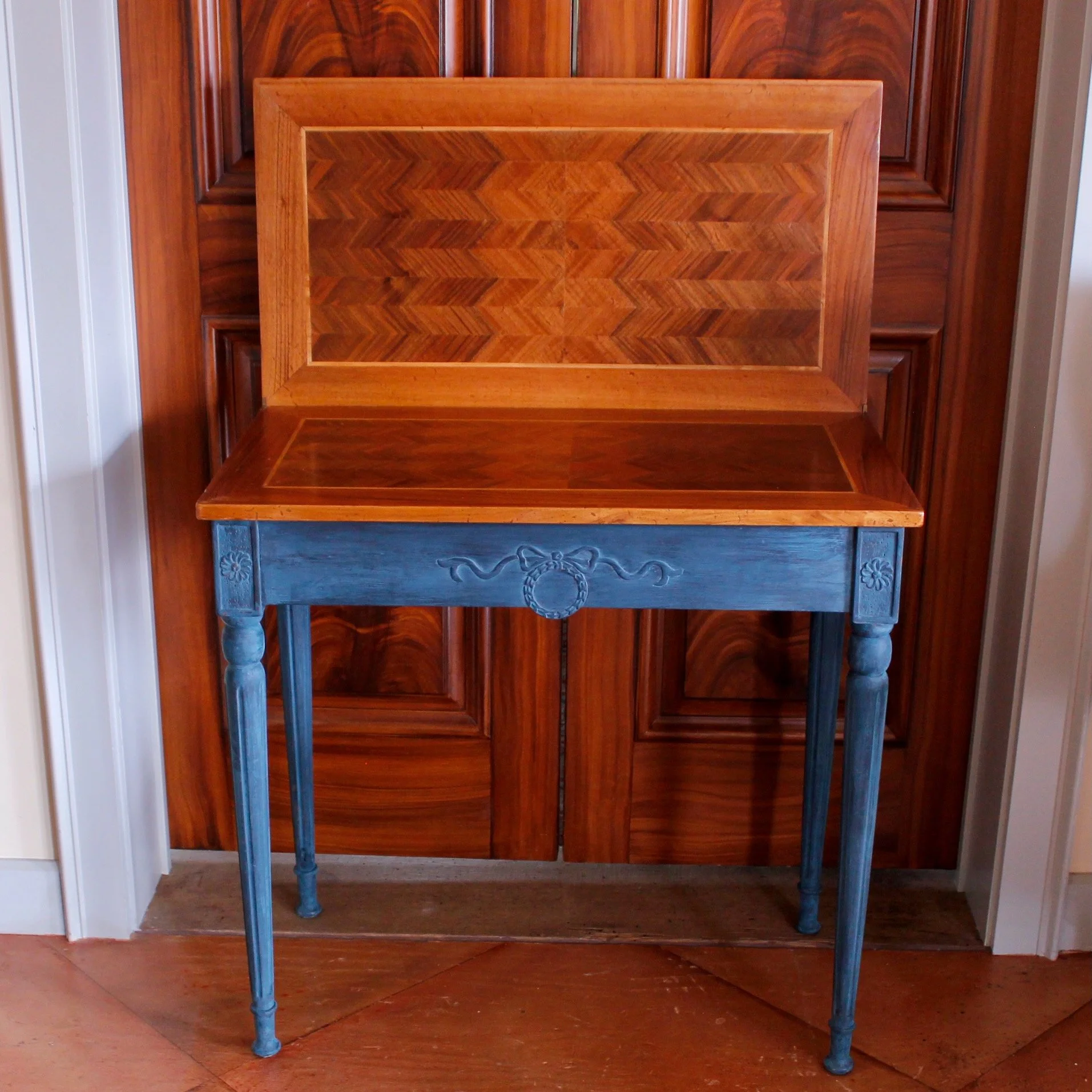 italian-mid-century-neoclassical-style-small-console-table-game-table-Card-table-top