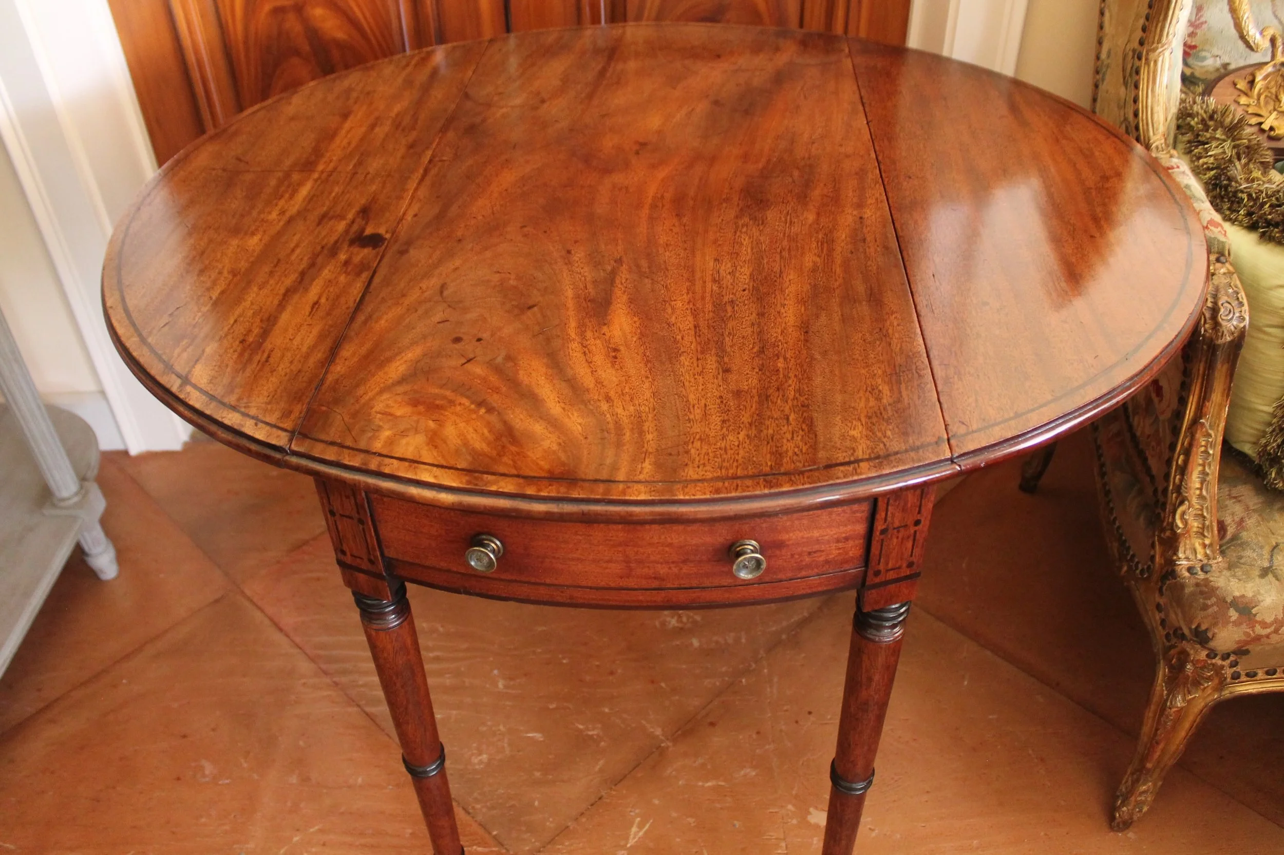 Regency-Mahogany-and-Ebonized-Pembroke-Table-top