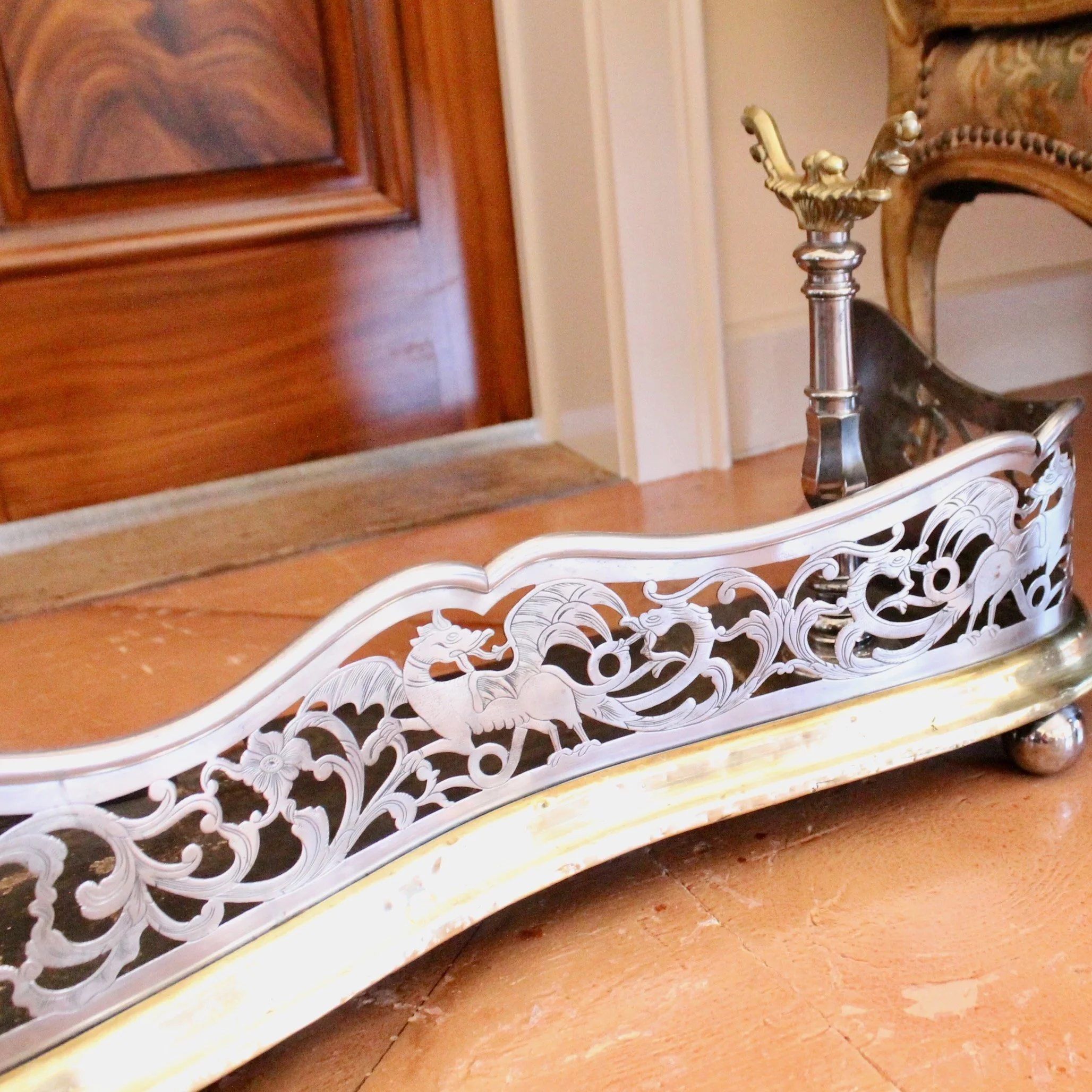 Antique-English-Polished-Steel-and-Brass-Open-Frieze-Fender (10)- detail