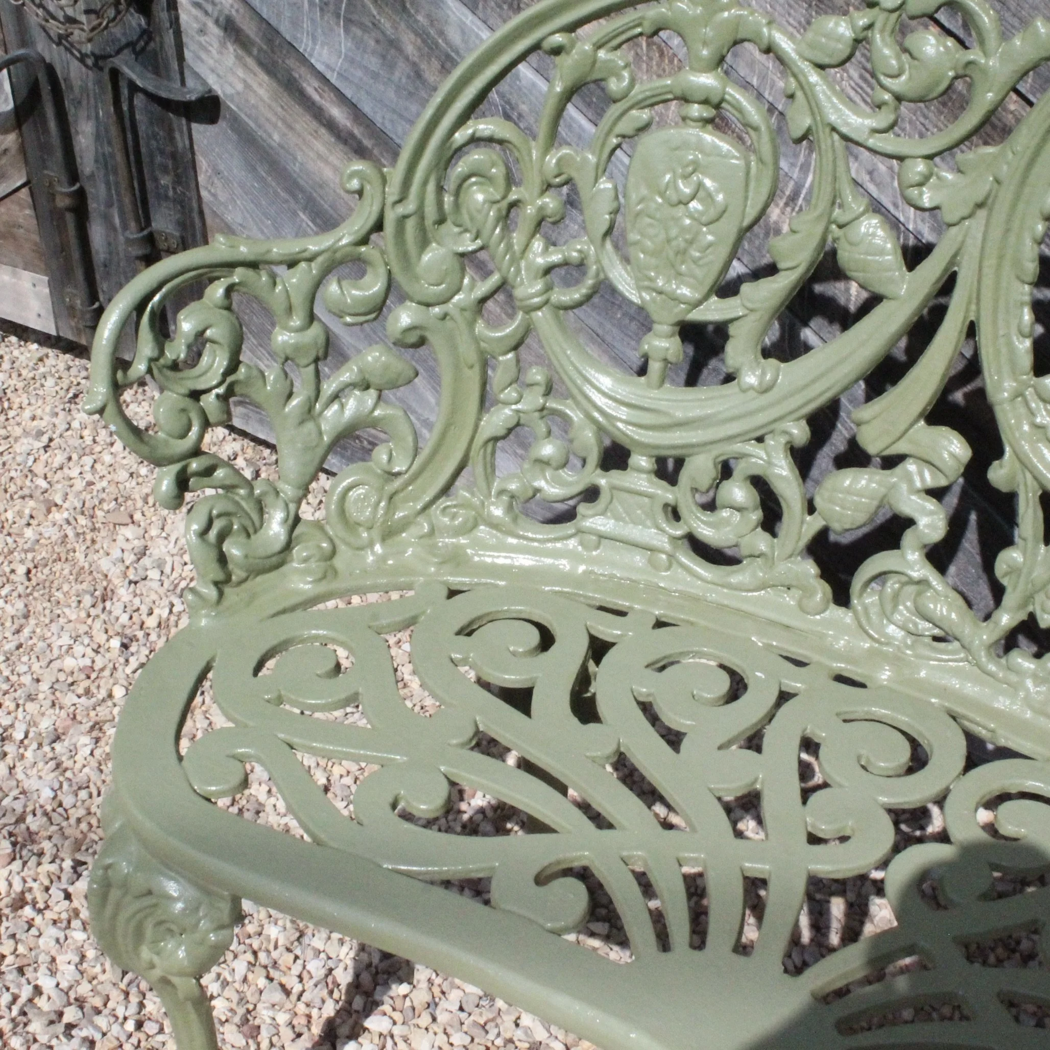 Set of Green Painted Metal Outdoor Garden Furniture: Antique Cameo Pattern, Six Pieces