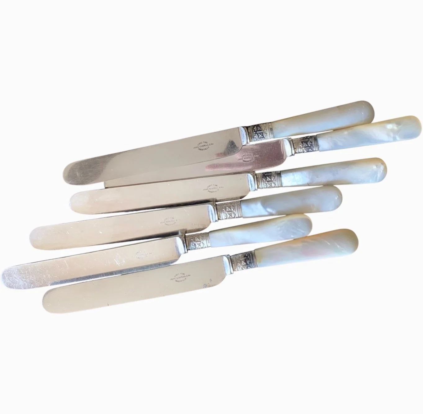 John-Wigfall-English-Silver-&-Mother-of-Pearl-Knives.jpeg