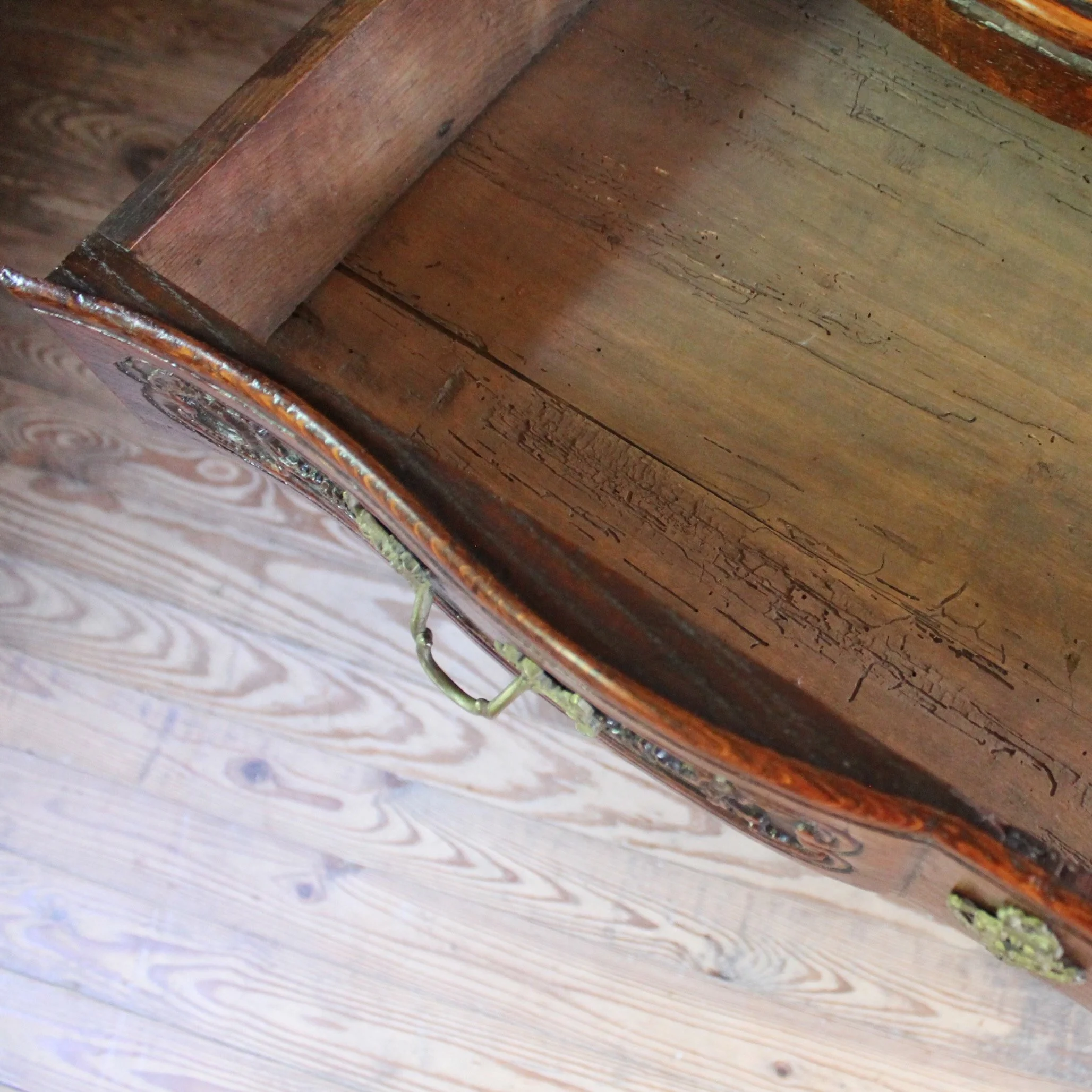 continental-rococo-carved-slant-front-desk-top-commode (15)