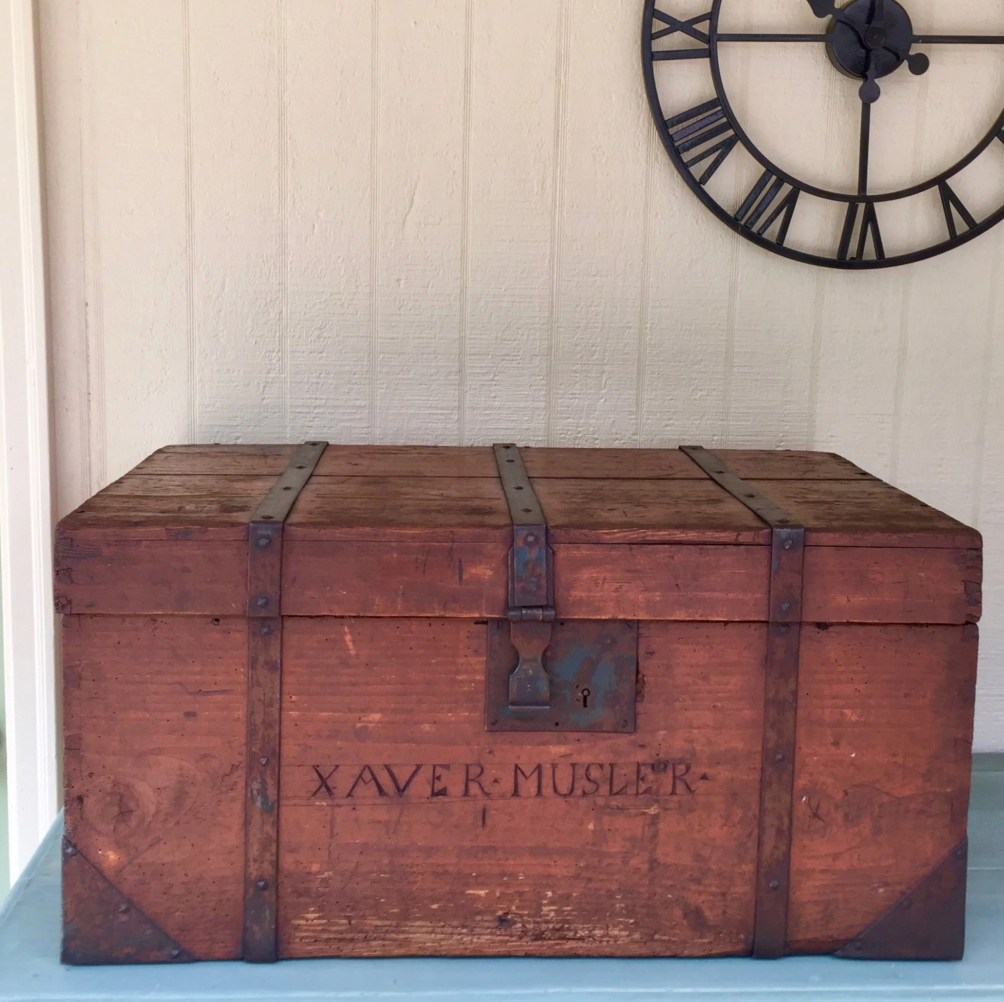 German-American-Iron-Bound-Trunk-19th-Century (2)-front