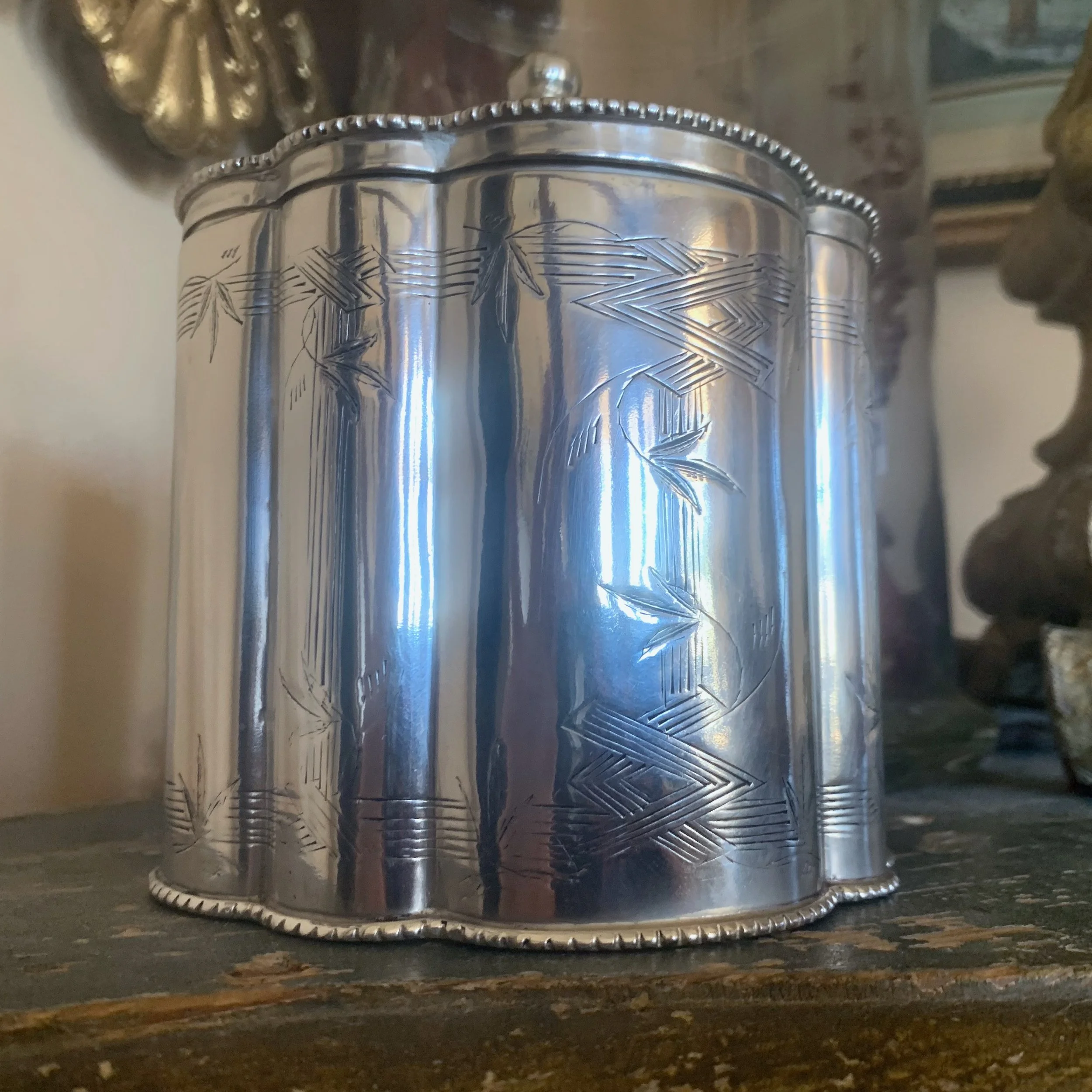 English-Silver-Plate-Biscuit-Box-With-Bamboo-Engraving (7)