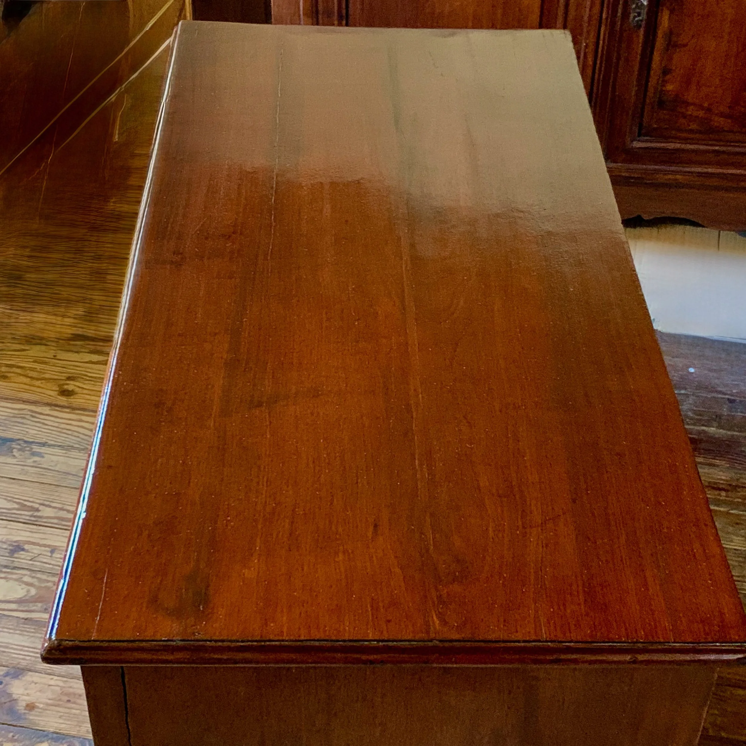 Unusually-Small-antique-Georgian-Mahogany-Chest-of-Drawers (12)-top