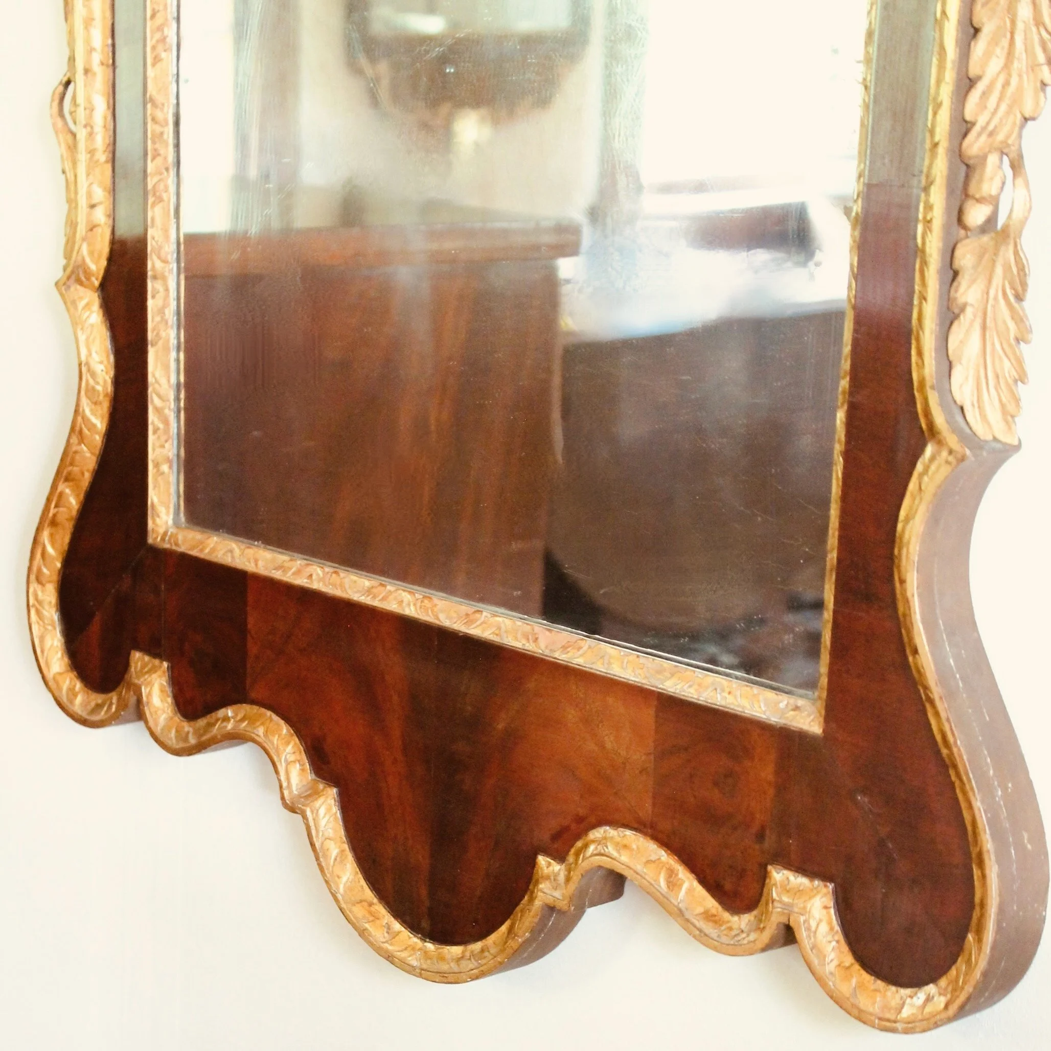 American-Chippendale-Federal-Mahogany-And-Parcel-Gilt-Constitution-Mirror (12)
