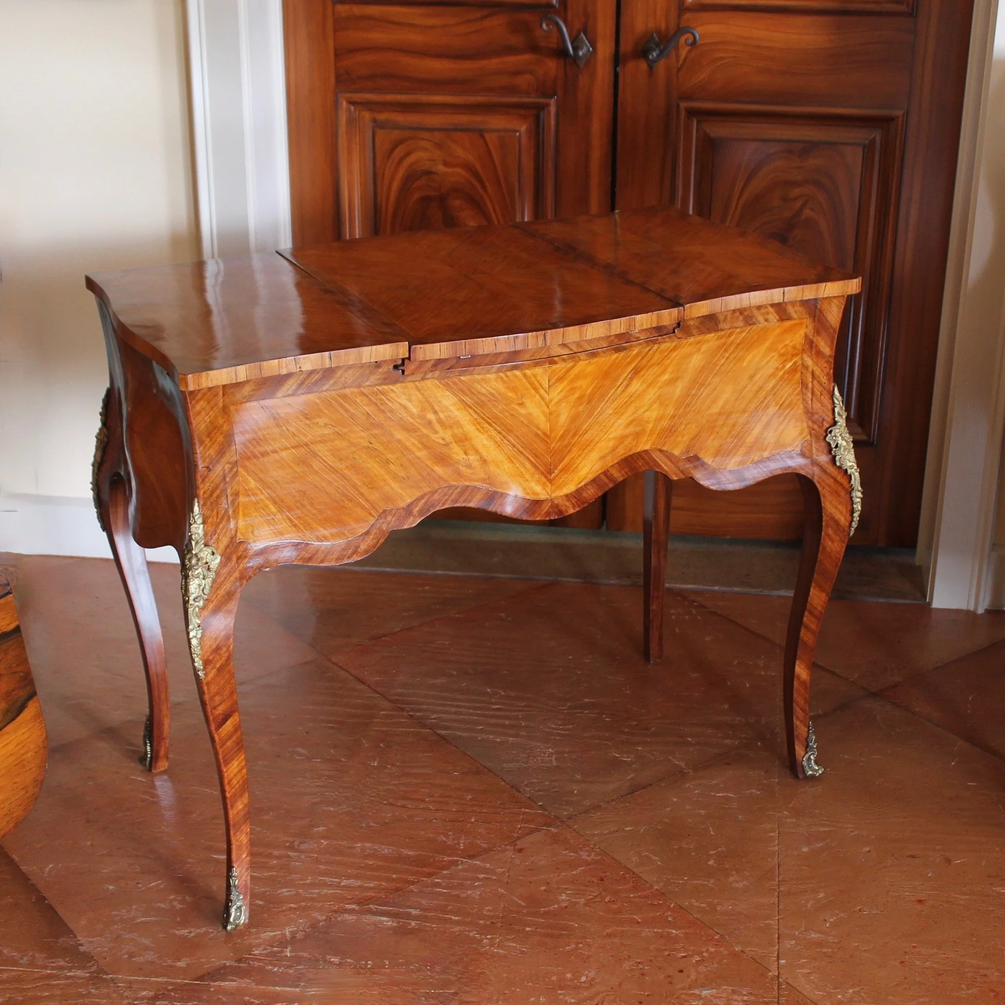 French-Louis-XV-Style-Marquetry-Satinwood-And-Tulipwood-dressing-Table-back