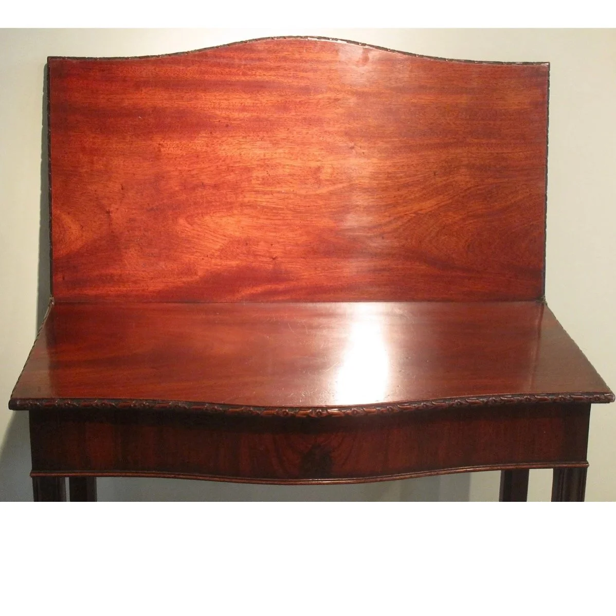 George-III-Mahogany-Serpentine-Front-Game-Table-18th-century (7)-top