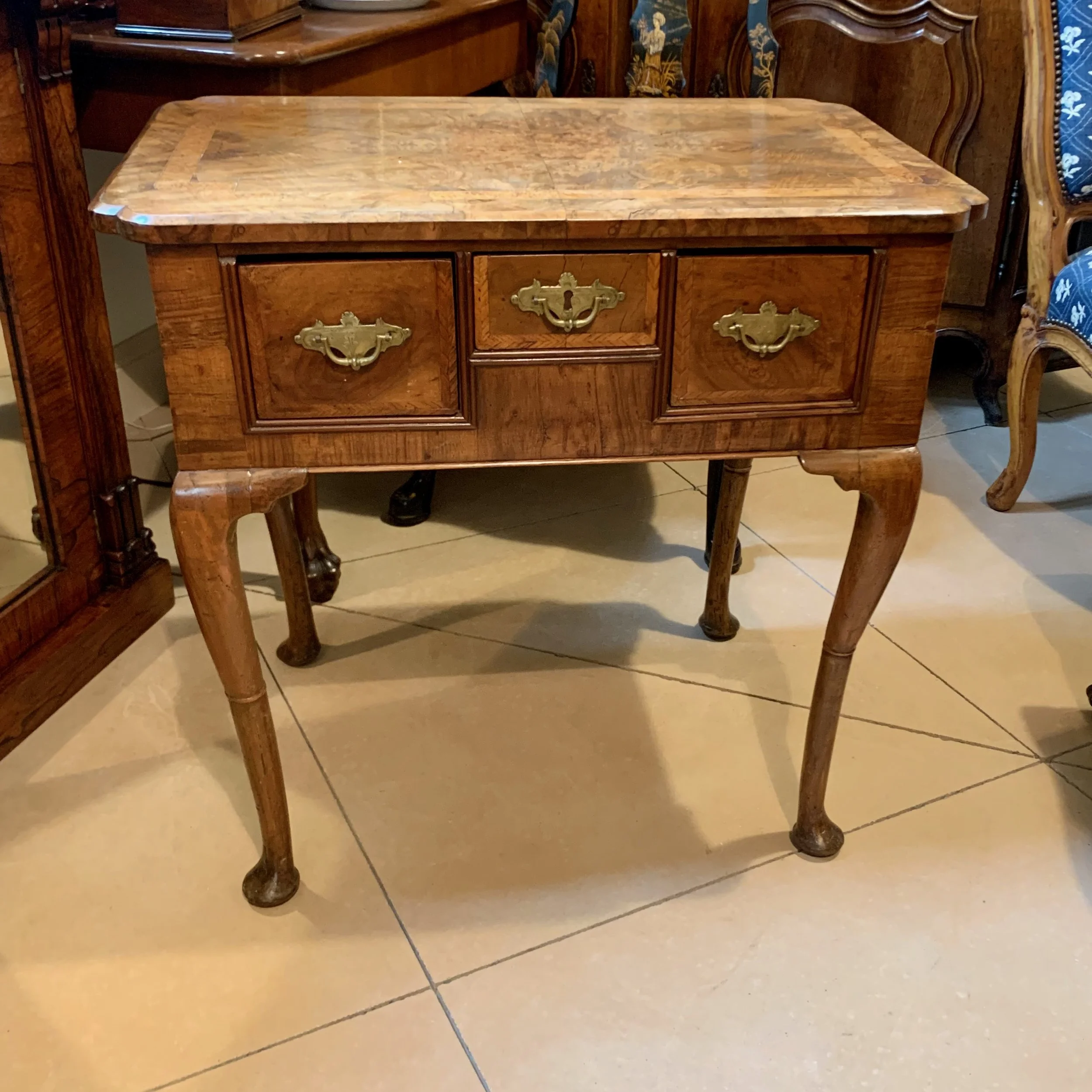 Queen-Anne-Period-burl-Walnut-Lowboy-table (2).jpeg