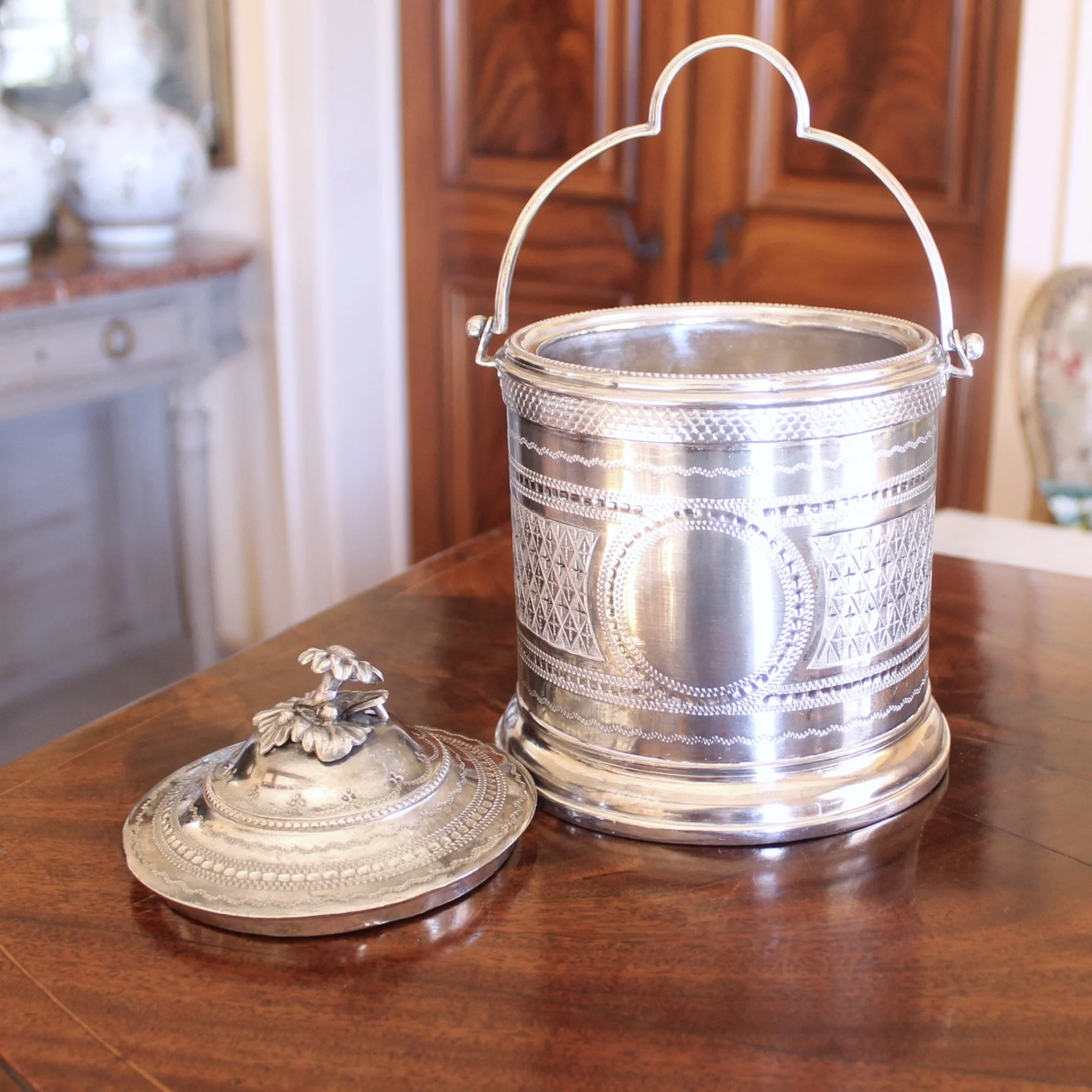 English Sheffield Silver Plate Biscuit Box by James Deakin & Sons