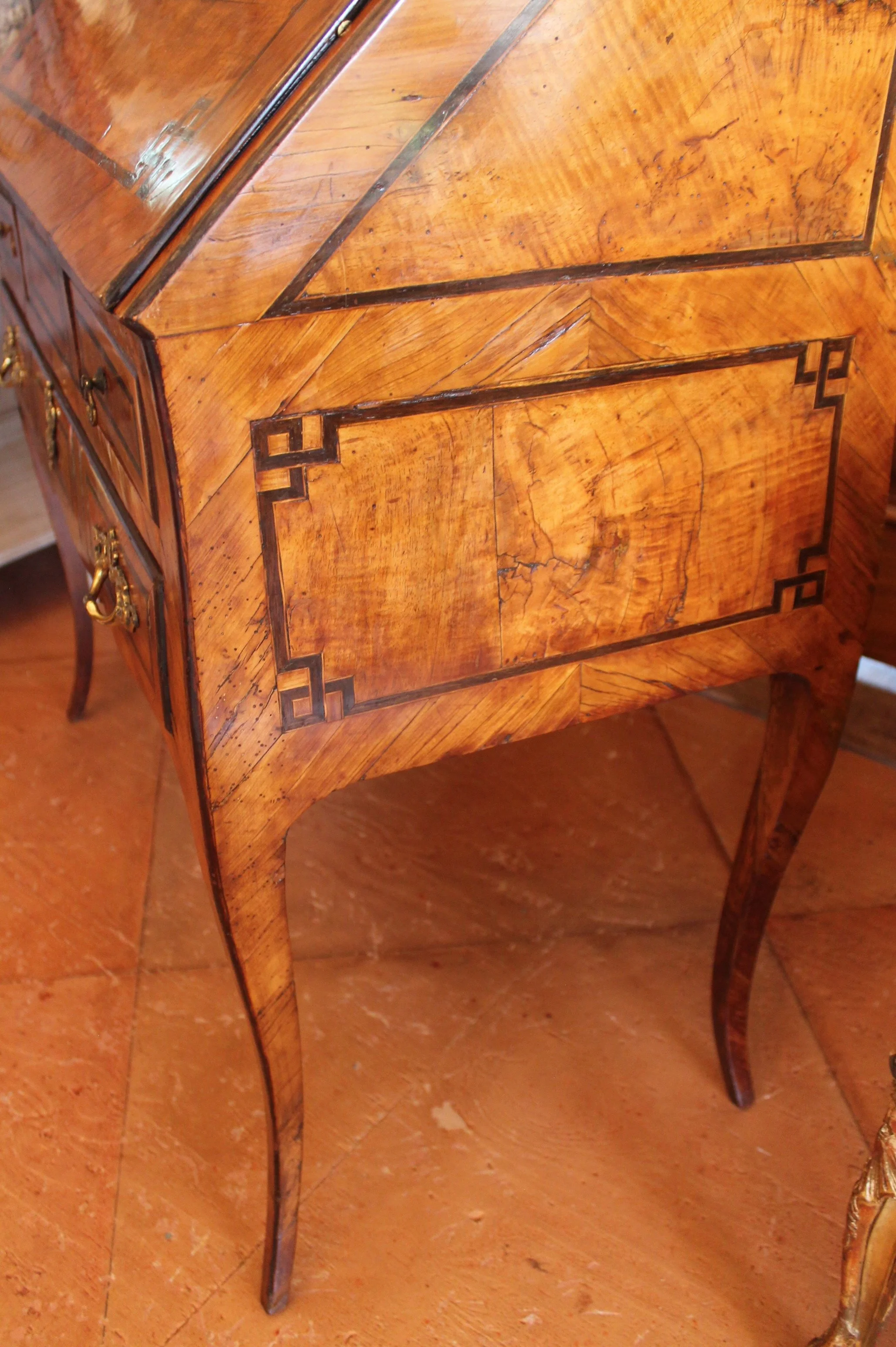 Antique-French-Provincial-Marquetry-Slant-Front-Desk (18)-detail