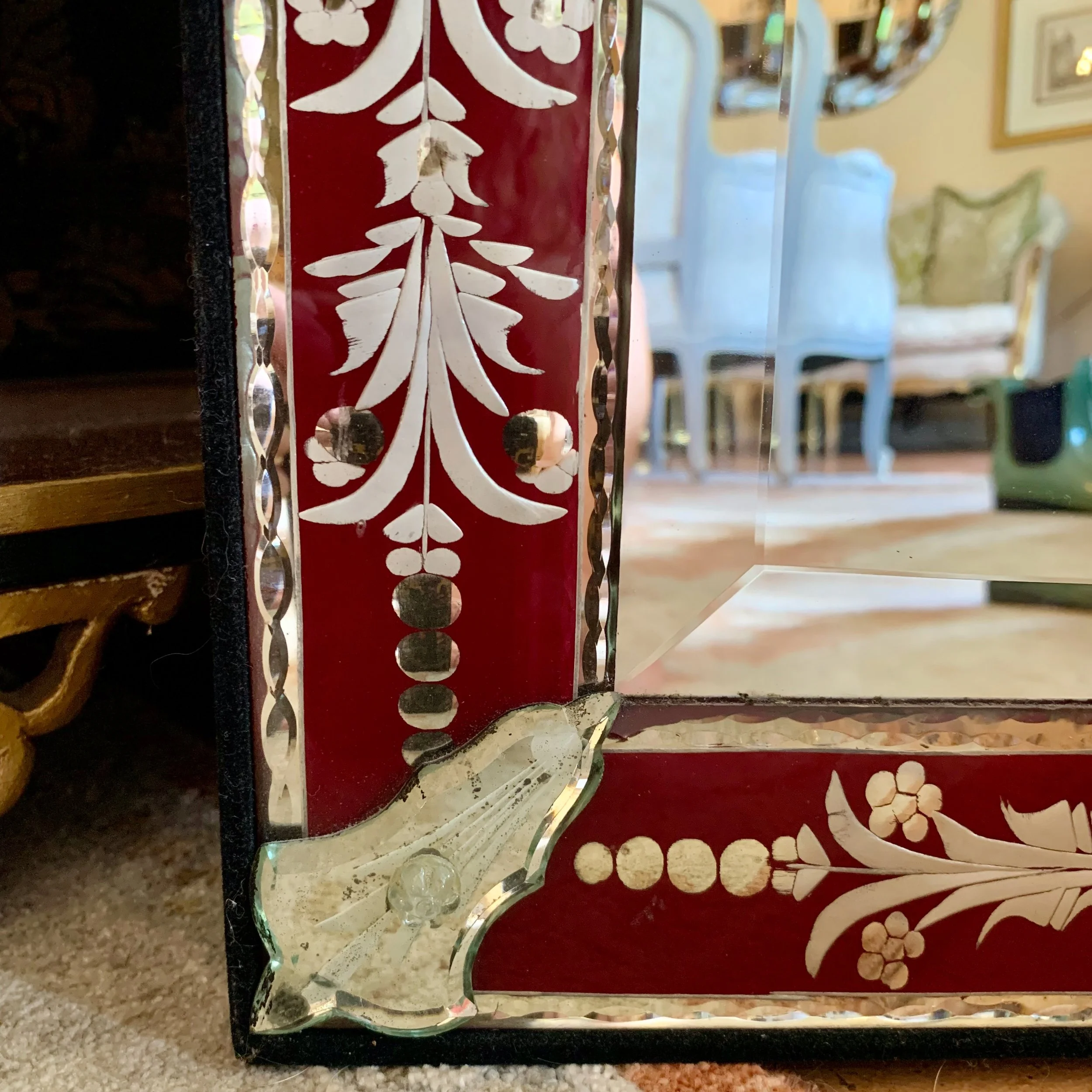 Small-Venetian-Red-and-Clear-Glass-Mirror-with-Engraved-Designs (8).jpeg