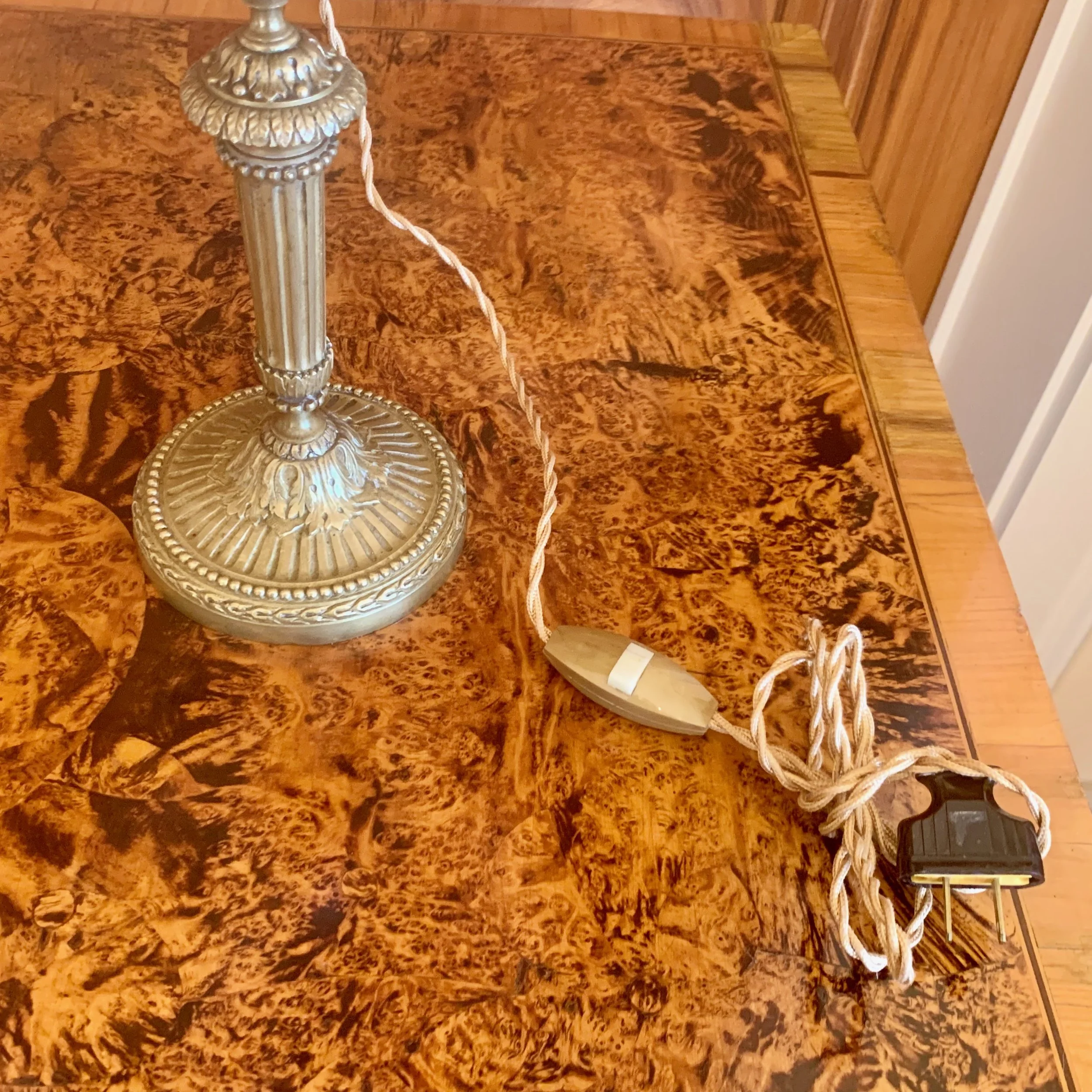 Pair-French-Louis-XVI-Period-Candlestick-Lamps-with-Marbleized-Shades (8)