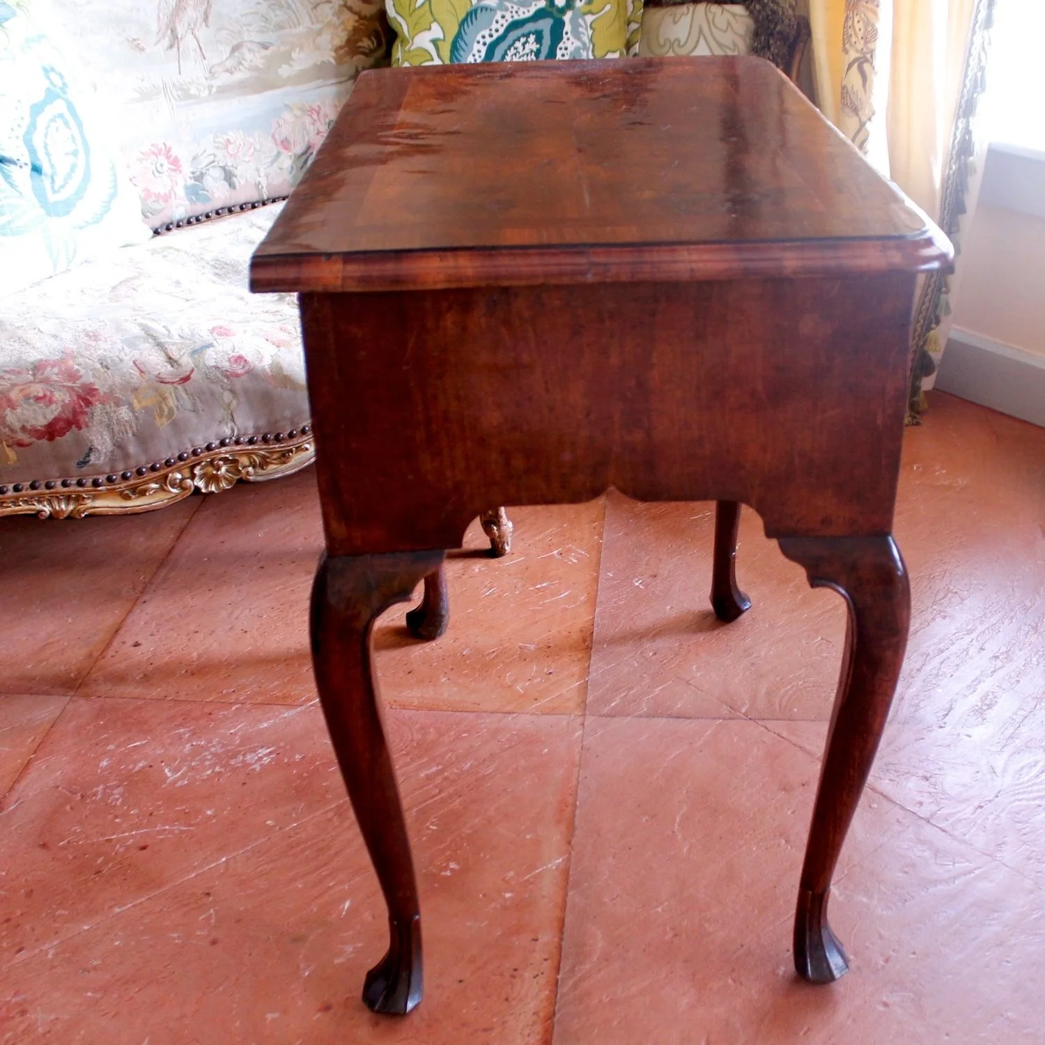 Early-George-Georgian-II-Period-Inlaid-Walnut-Lowboy-Side-Table-side