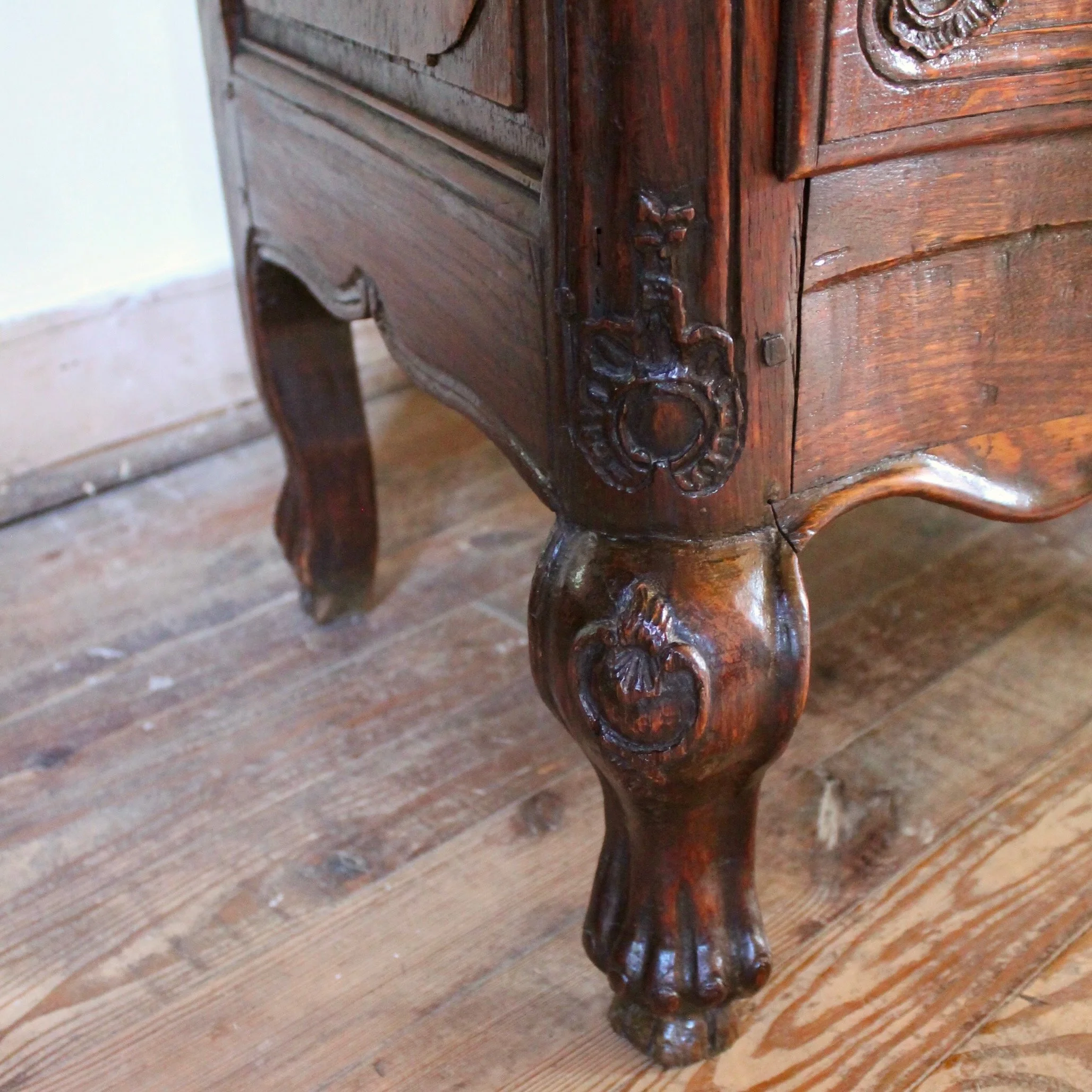 continental-rococo-carved-slant-front-desk-top-commode (16)