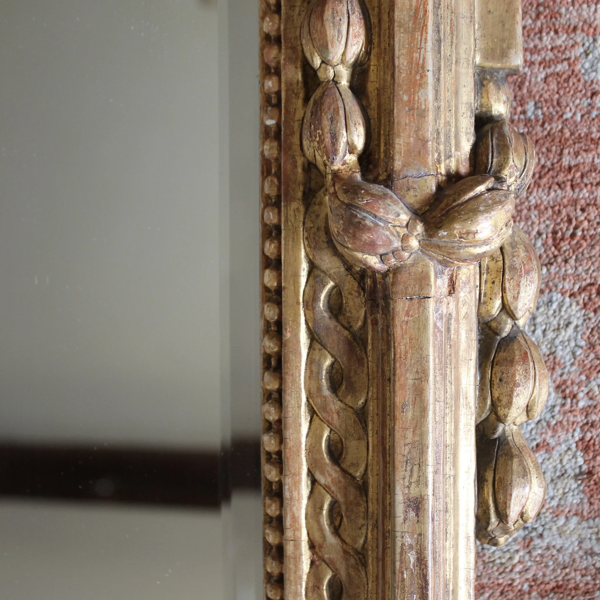 Italian Giltwood Neoclassical Mirror with Laurel Crest