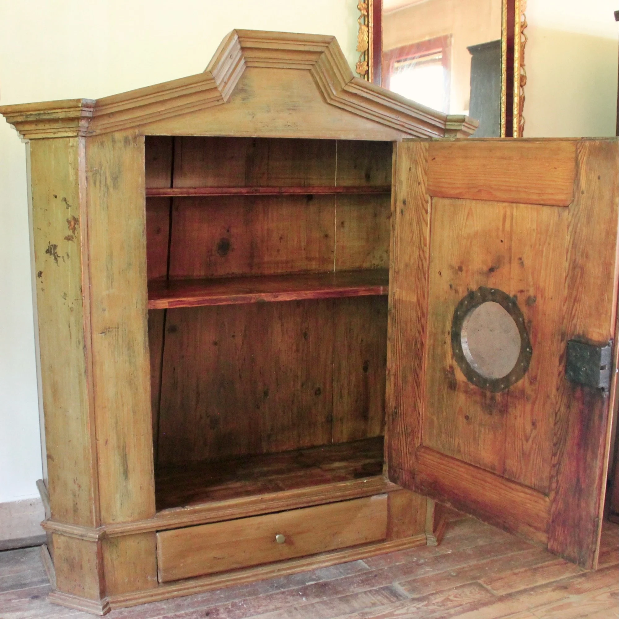 antique-swedish-painted-cupboard-19th-century (2)-interior