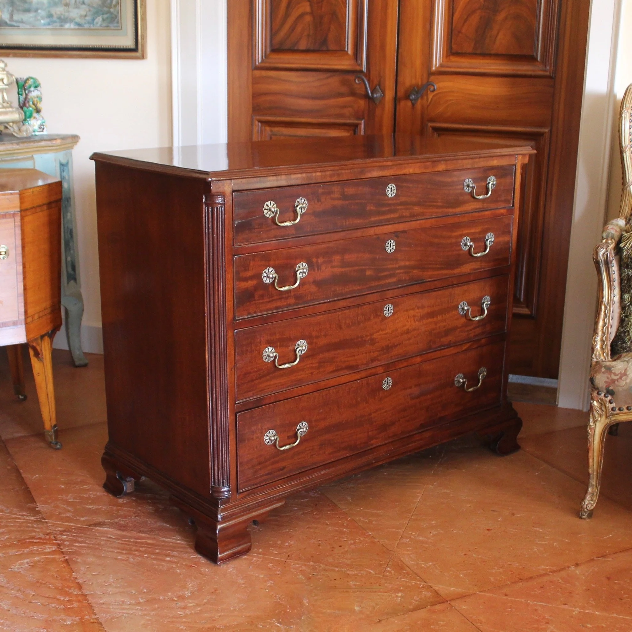 philadelphia-chippendale-figured-mahogany-chest-of-drawers (2)
