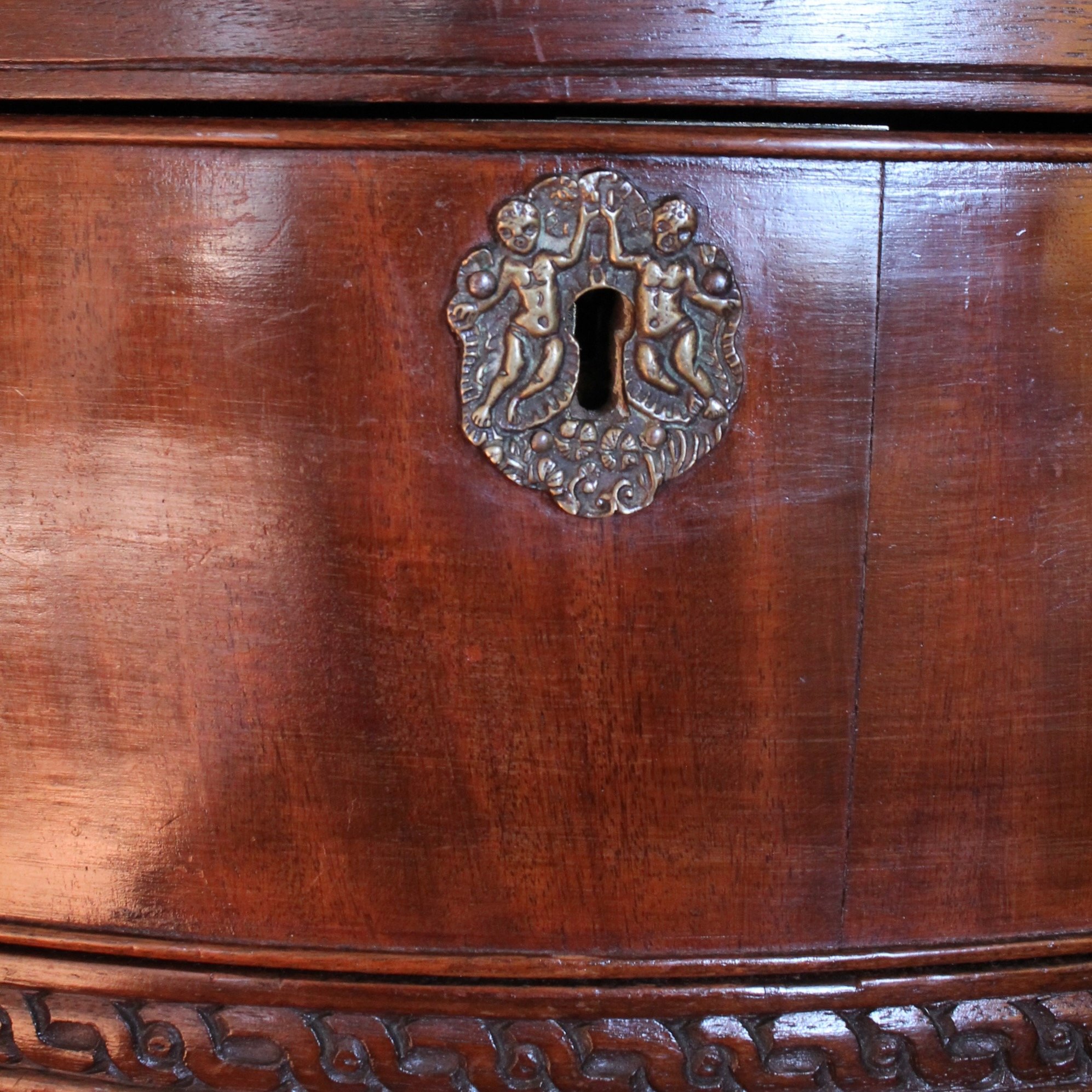 George-III-Georgian-Serpentine-Table-With-Chinese-Chippendale-Fret-Legs-18th-Century-detail