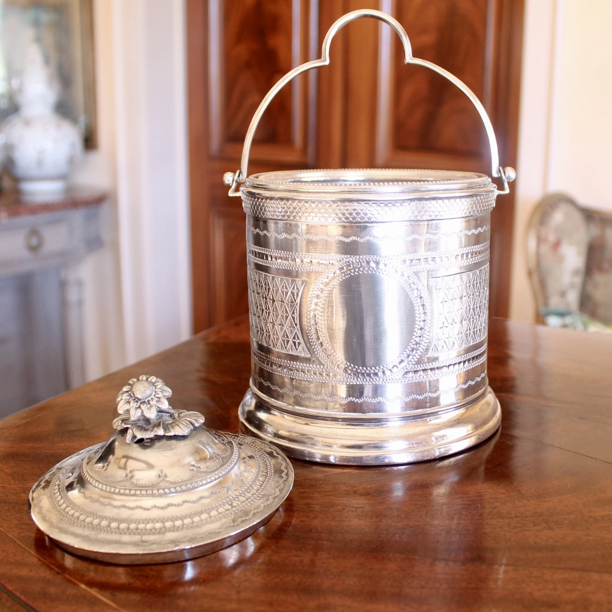 English Sheffield Silver Plate Biscuit Box by James Deakin & Sons