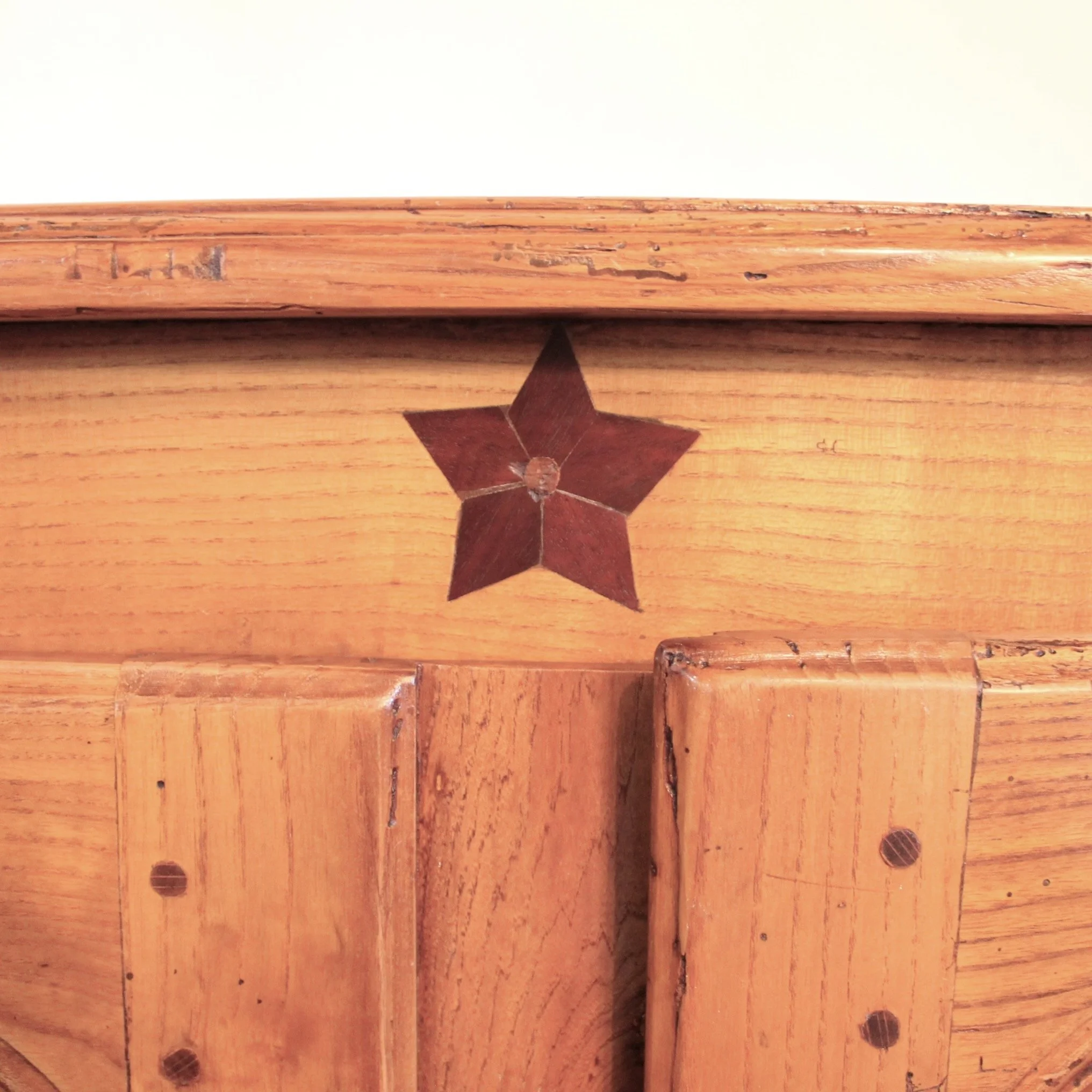 Small-French-Provincial-Louis-XV-Elm-Buffet-Cabinet-detail