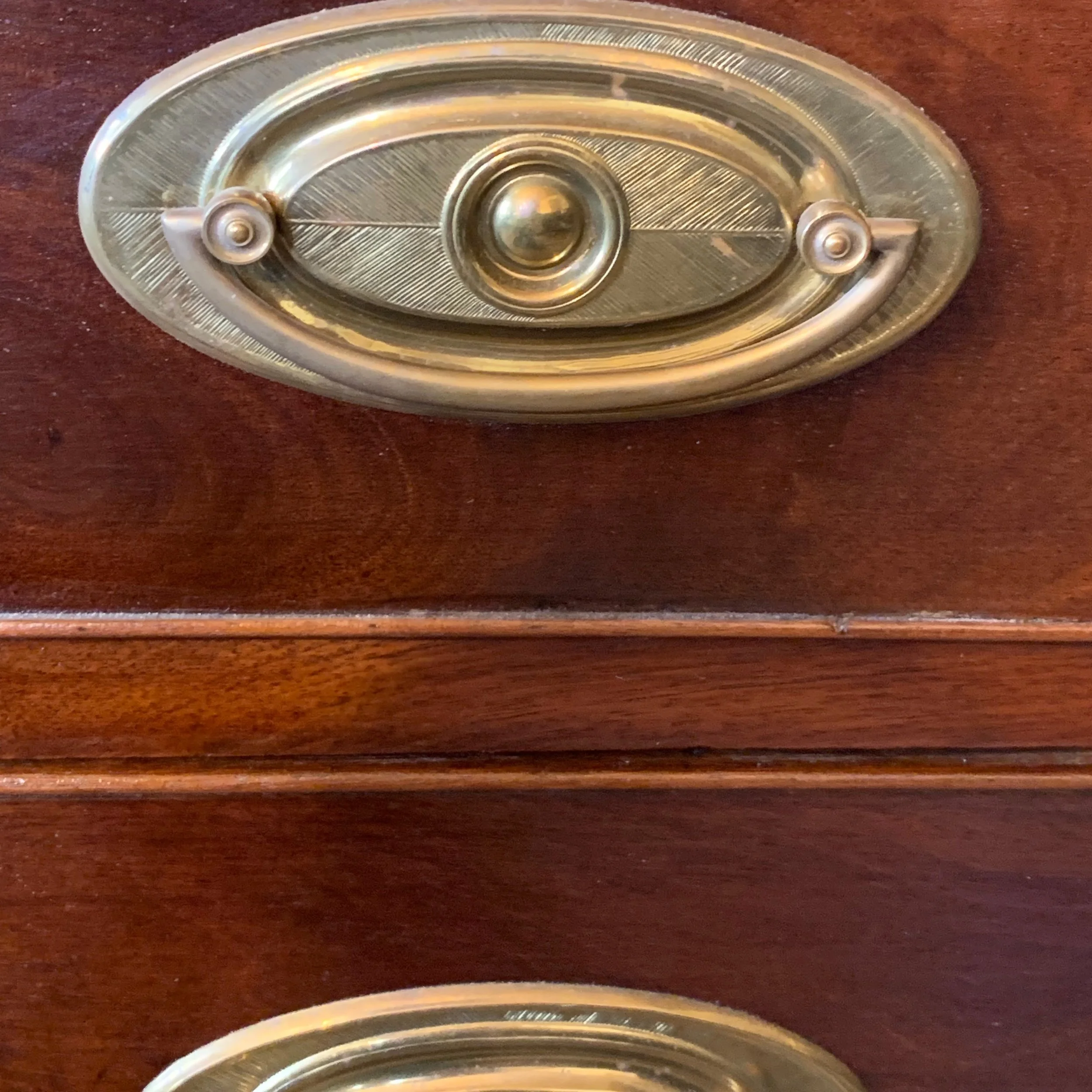 Unusually-Small-antique-Georgian-Mahogany-Chest-of-Drawers (10)-detail