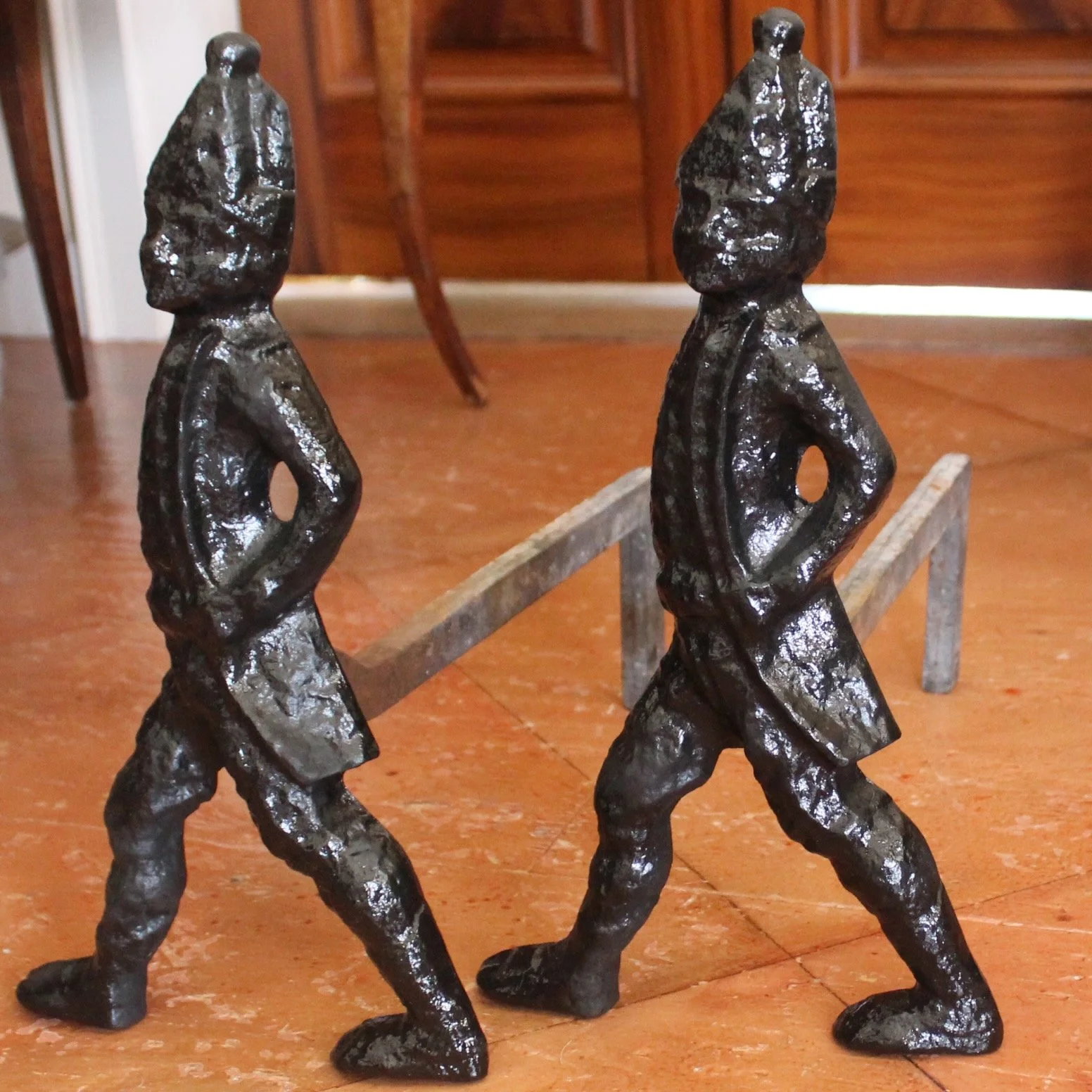 pair-of-american-cast-iron-hessian-soldier-andirons (1)