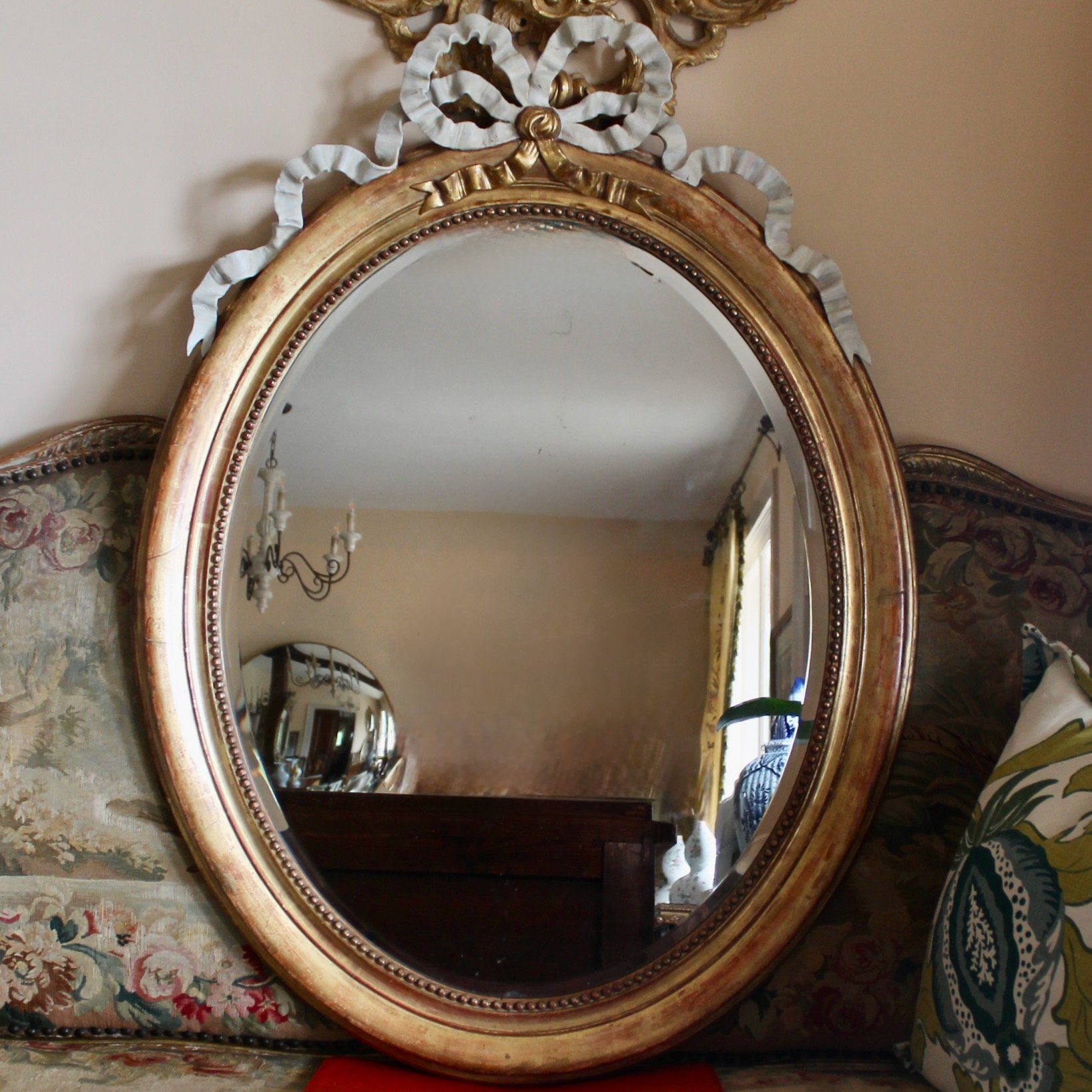 Large-Oval-French-Giltwood-Mirror (12)