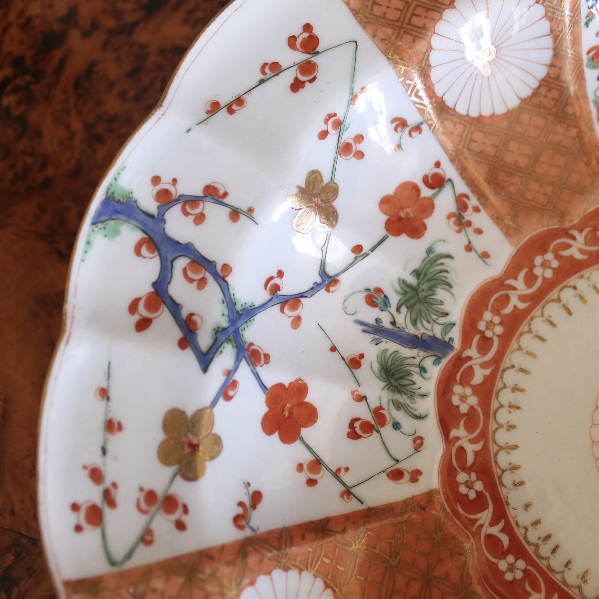 Japanese Scalloped Meiji Dish in Orange and Gold