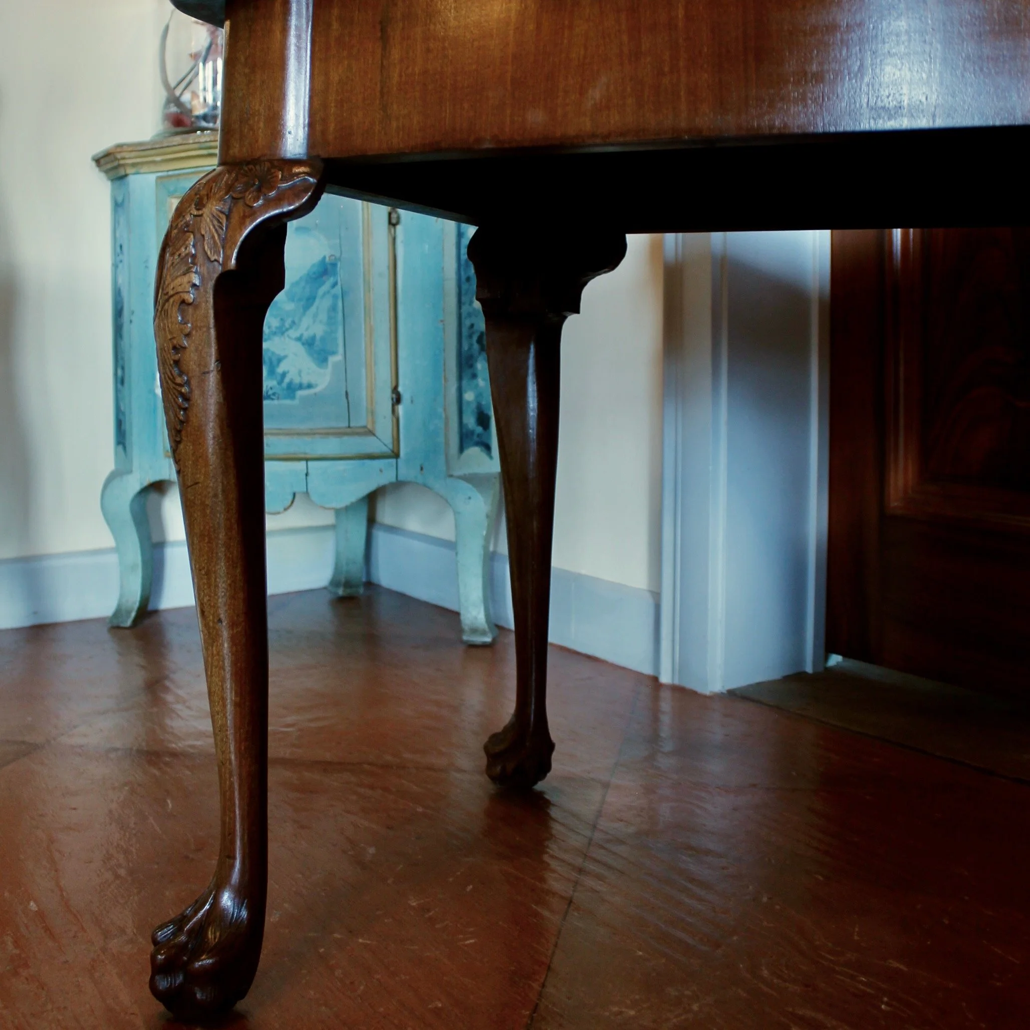 Georgian-Carved-Center-Table-Console-Table-With-Hairy-Paw-Feet (9)