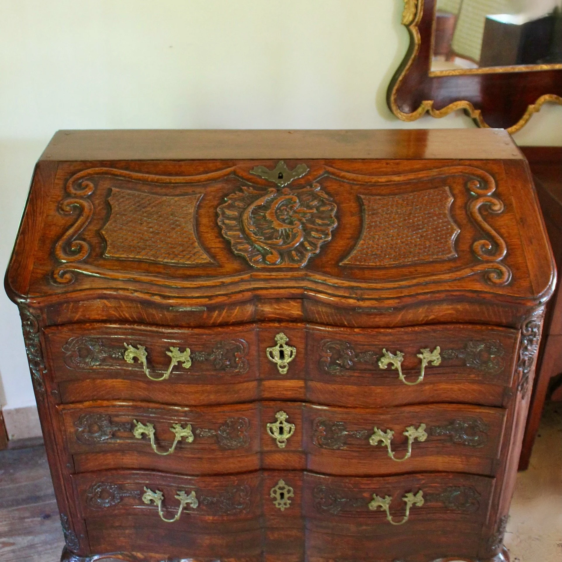 continental-rococo-carved-slant-front-desk-top-commode (3)-front