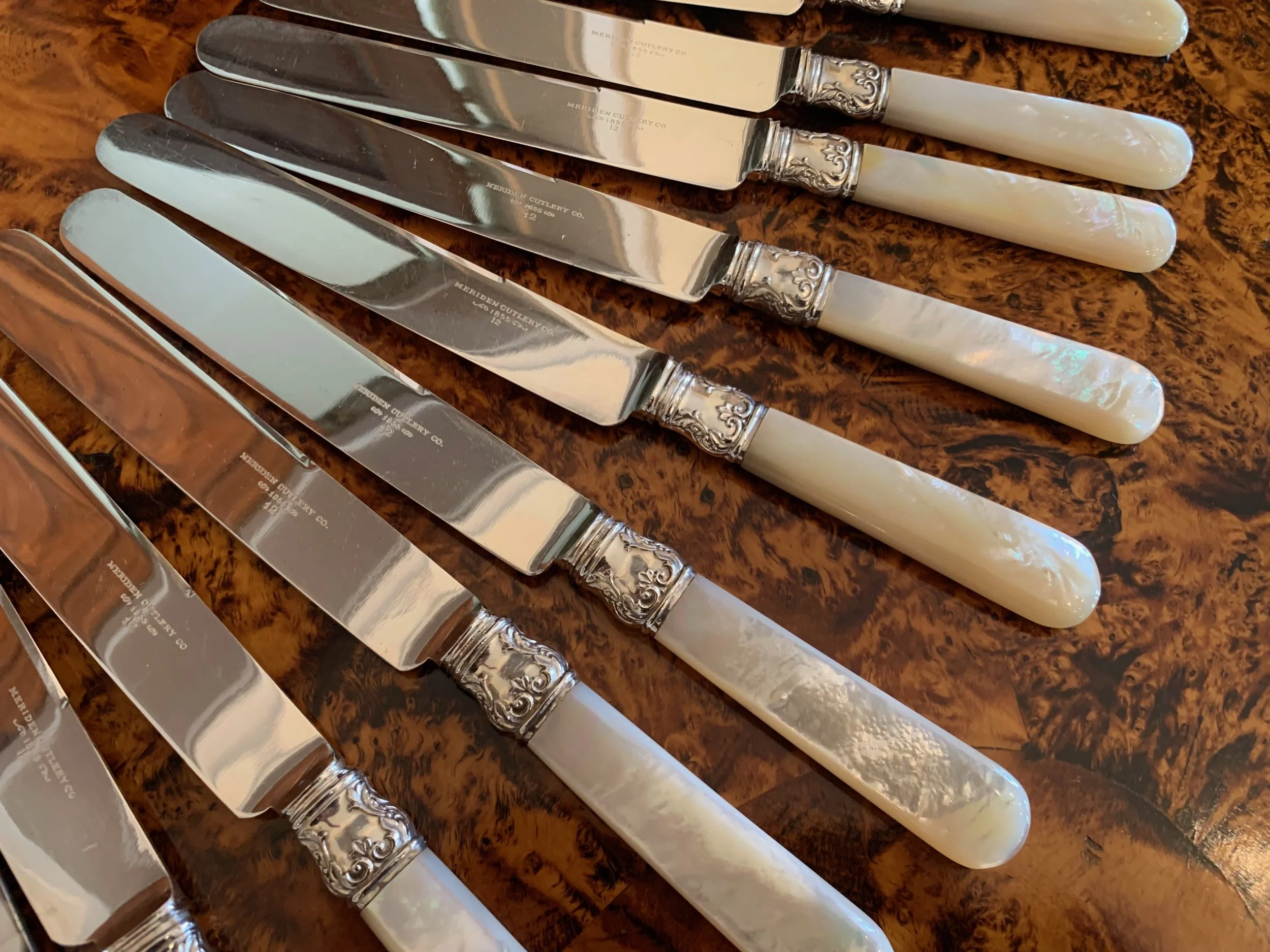 Meriden-Sterling-Silver-&-Mother-of-Pearl-Knives-Set-of-12 (13).jpeg