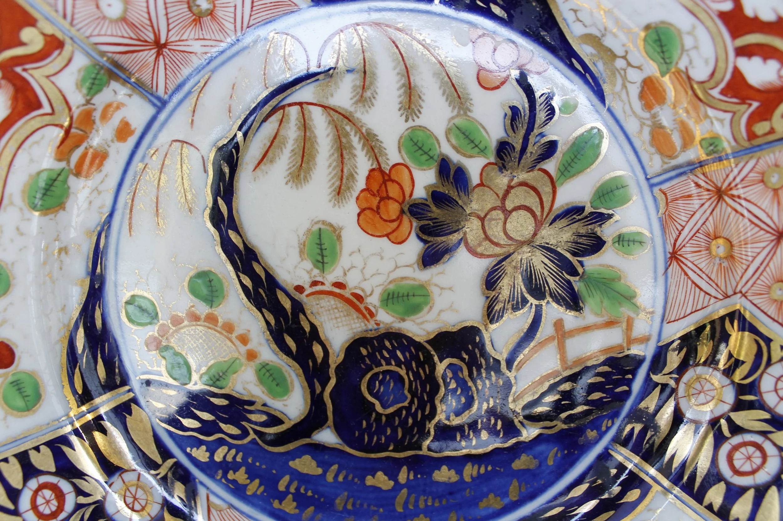 _MG_8English Coalport Gilt Imari Porcelain Plates "Rock and Tree" or "Money Tree" Pattern Plates078.JPG