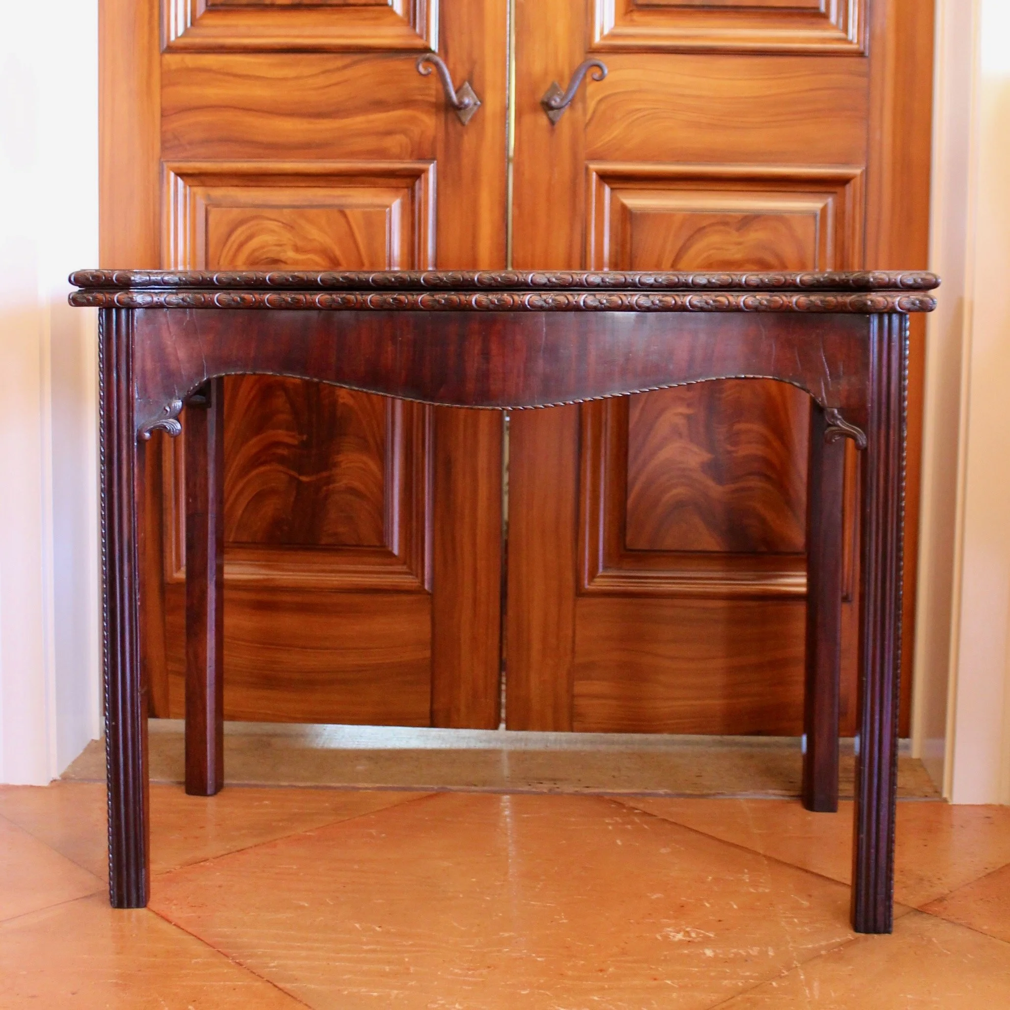 Irish-Mahogany-Game-Table-Carve Rosette-Edge (3).jpeg