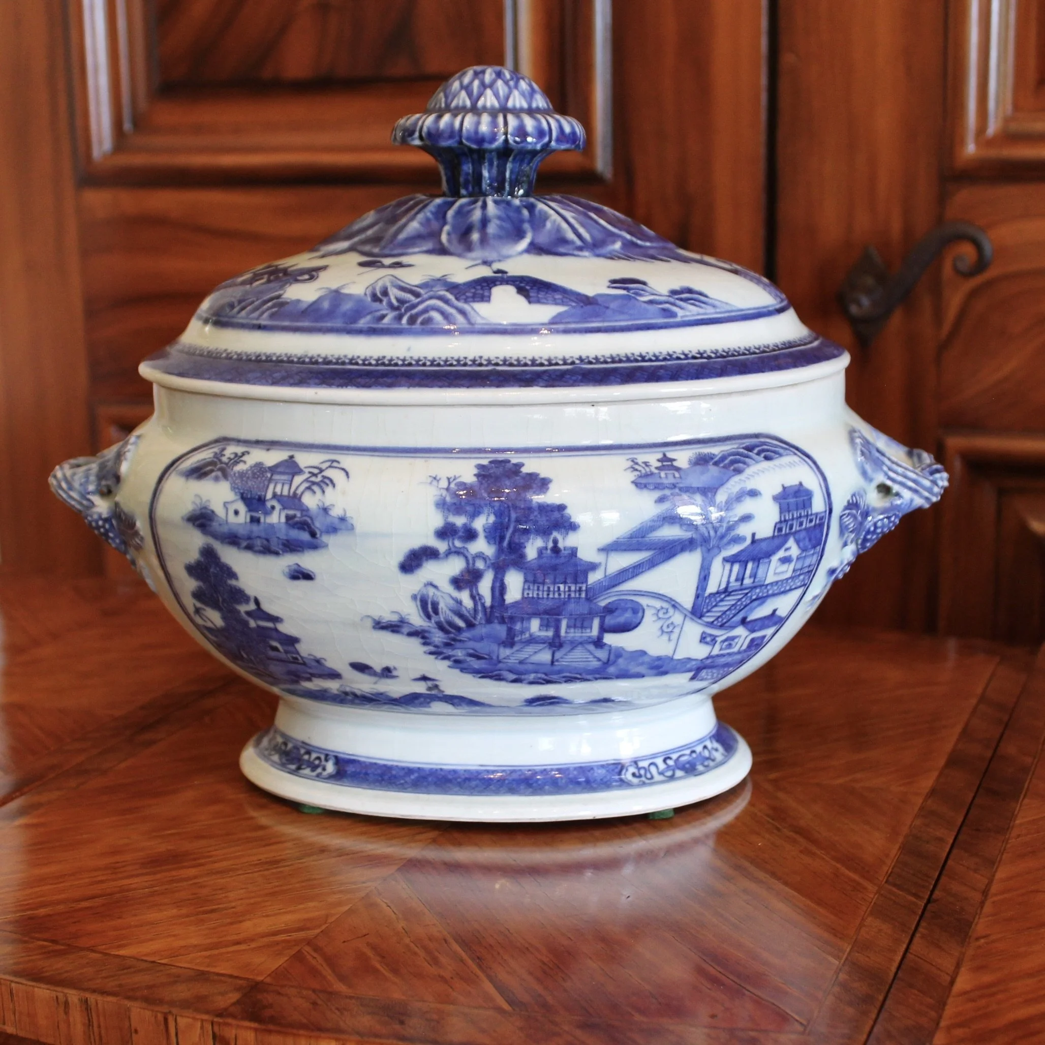 Nanking Chinese Export Porcelain Tureen