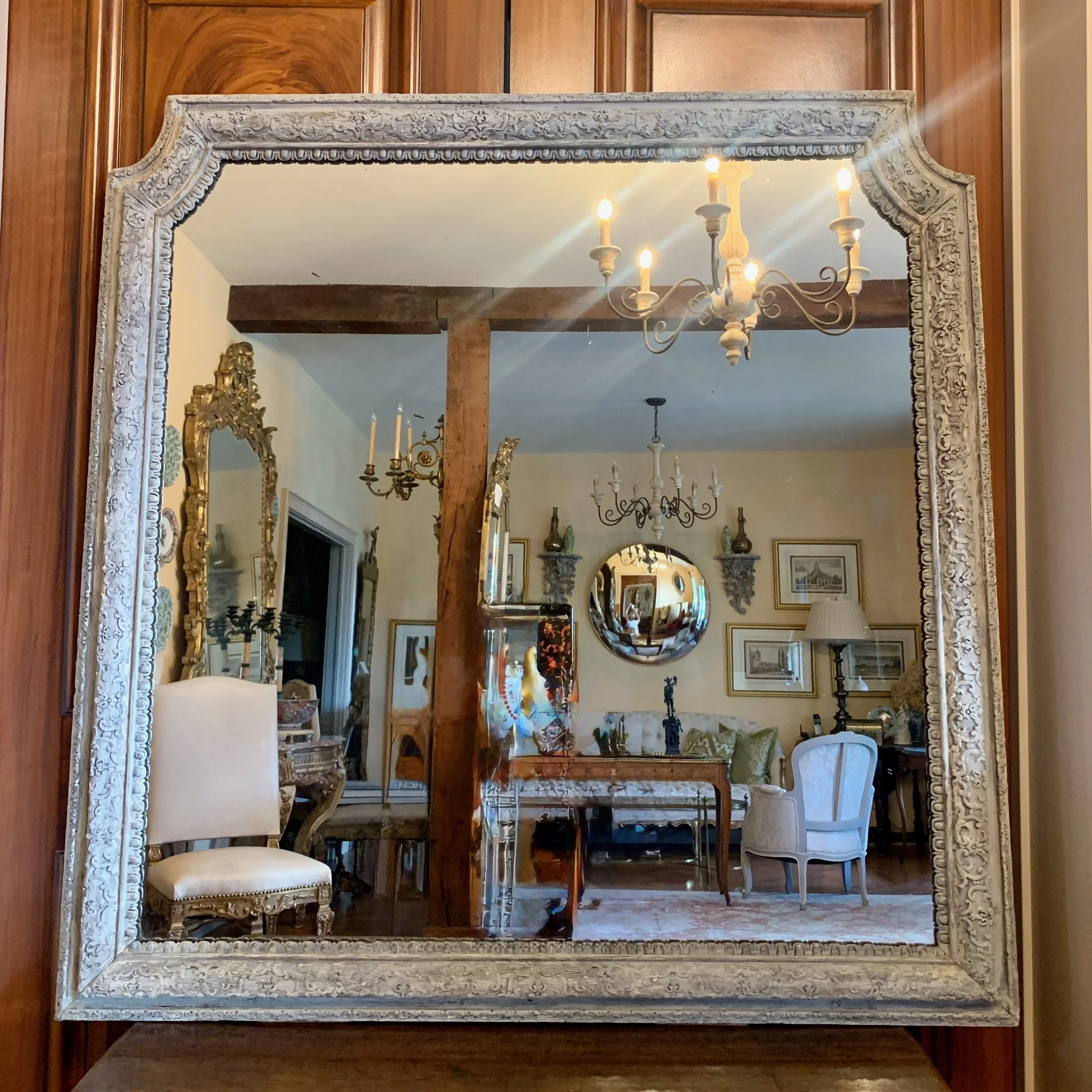 French-Régence-carved-grey-painted-Mirror (1)