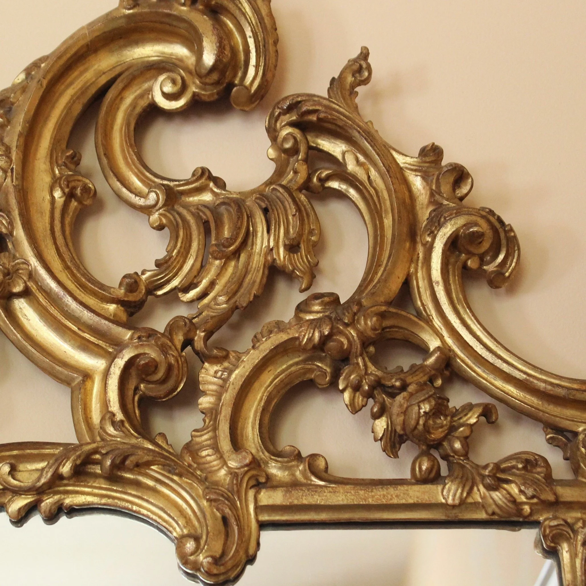 Italian-Carved-And-Gilded-Chippendale-Rococo-Style-Mirror (5)-top